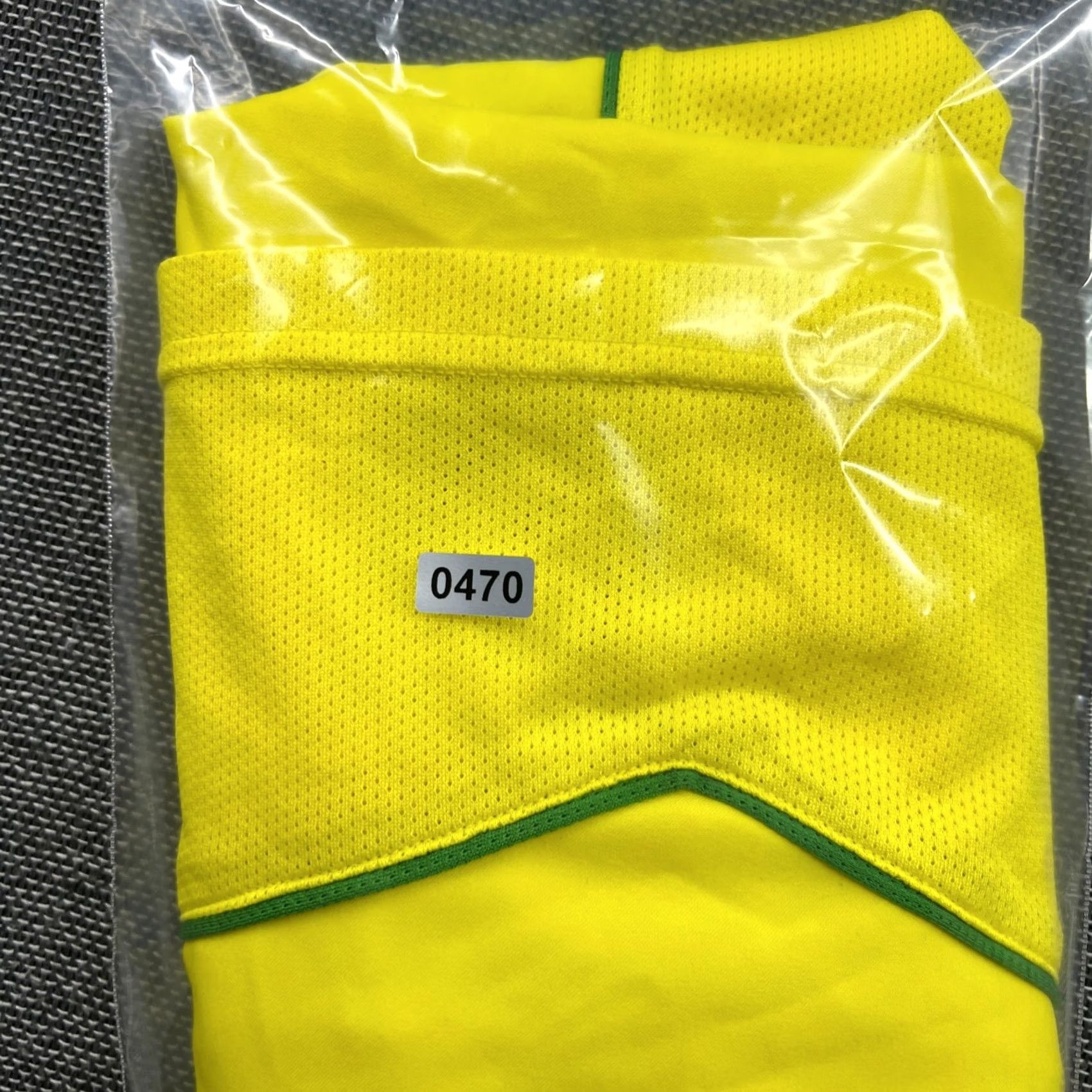 Nike Nike Brazil 2004 2005 2006 Home Mens Football Jersey Shirt Medium Yellow Total90 Size US M / EU 48-50 / 2 - 2 Thumbnail