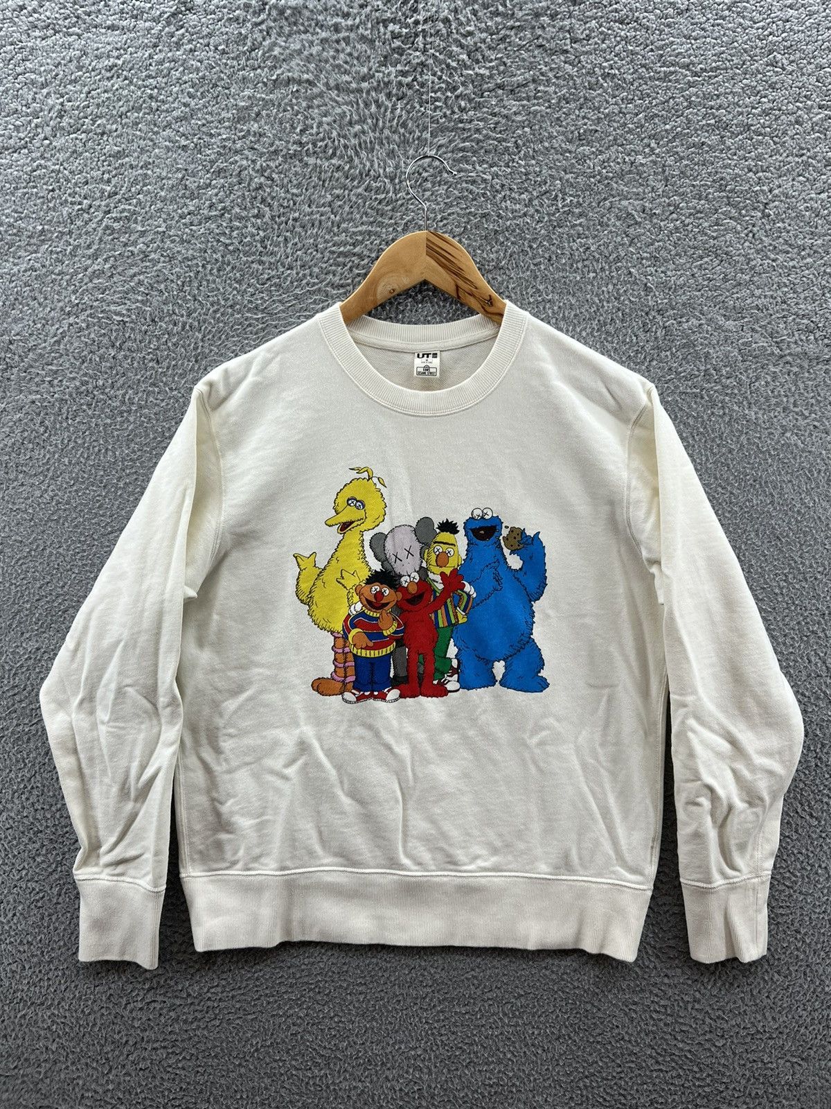 Kaws Crewneck Sesame Street newest SZ M