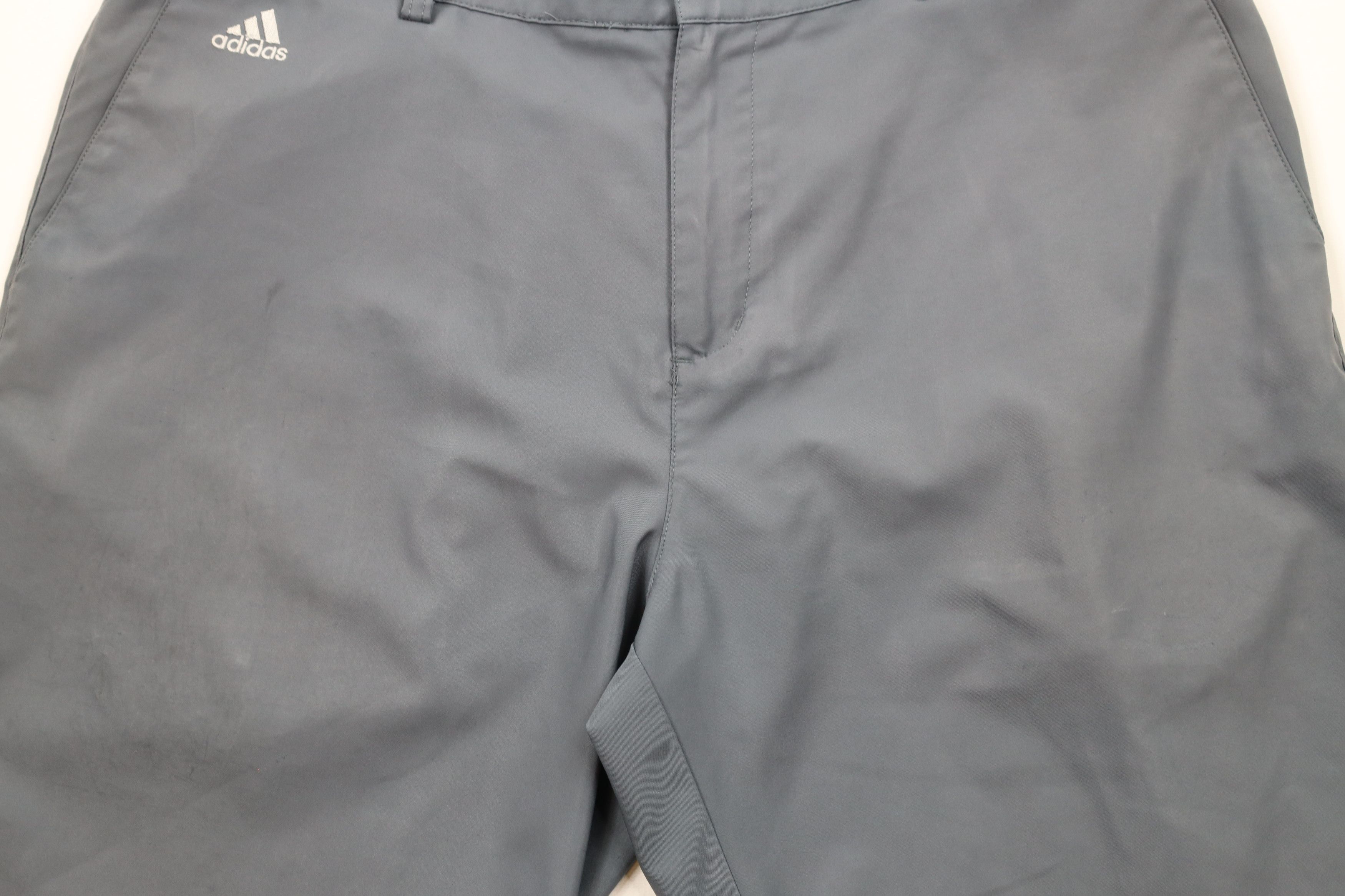 Adidas × Vintage Adidas Golf Spell Out Flat Front Golfing Chino Shorts Gray Size US 34 / EU 50 - 3 Thumbnail