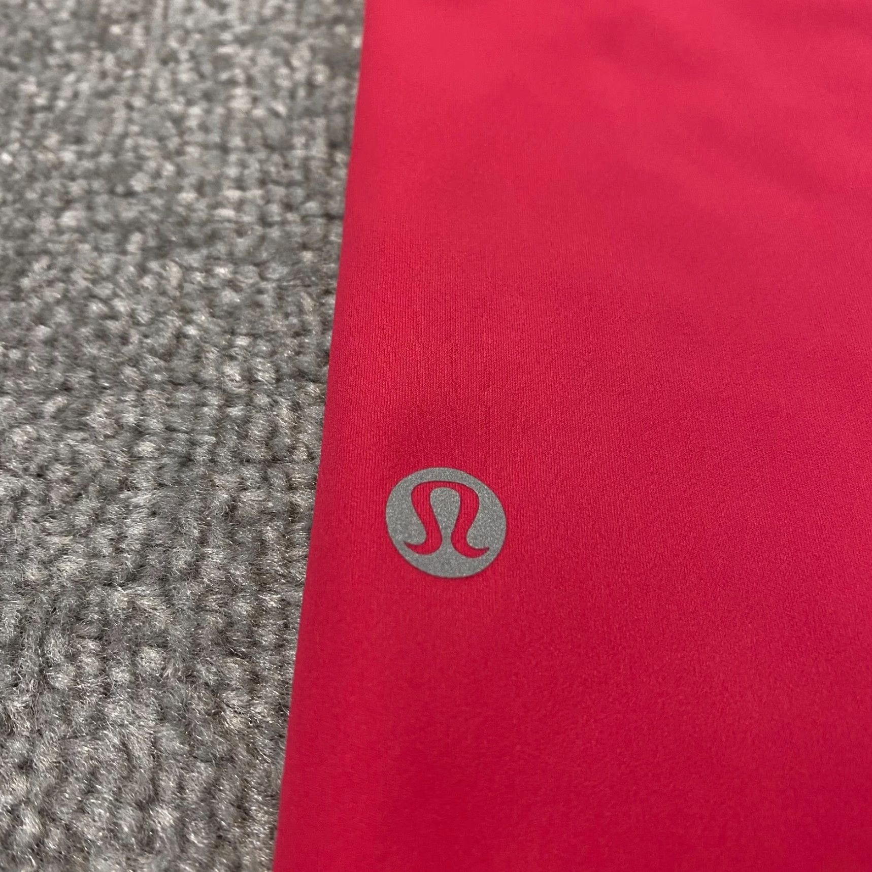 Lululemon Fast Free Crop II Nulux Leggings Womens 4 Hot Pink 19 Capri W6AKHS Apparel Type: Leggings, Pink, Size 4, Capri, Sweatpants?