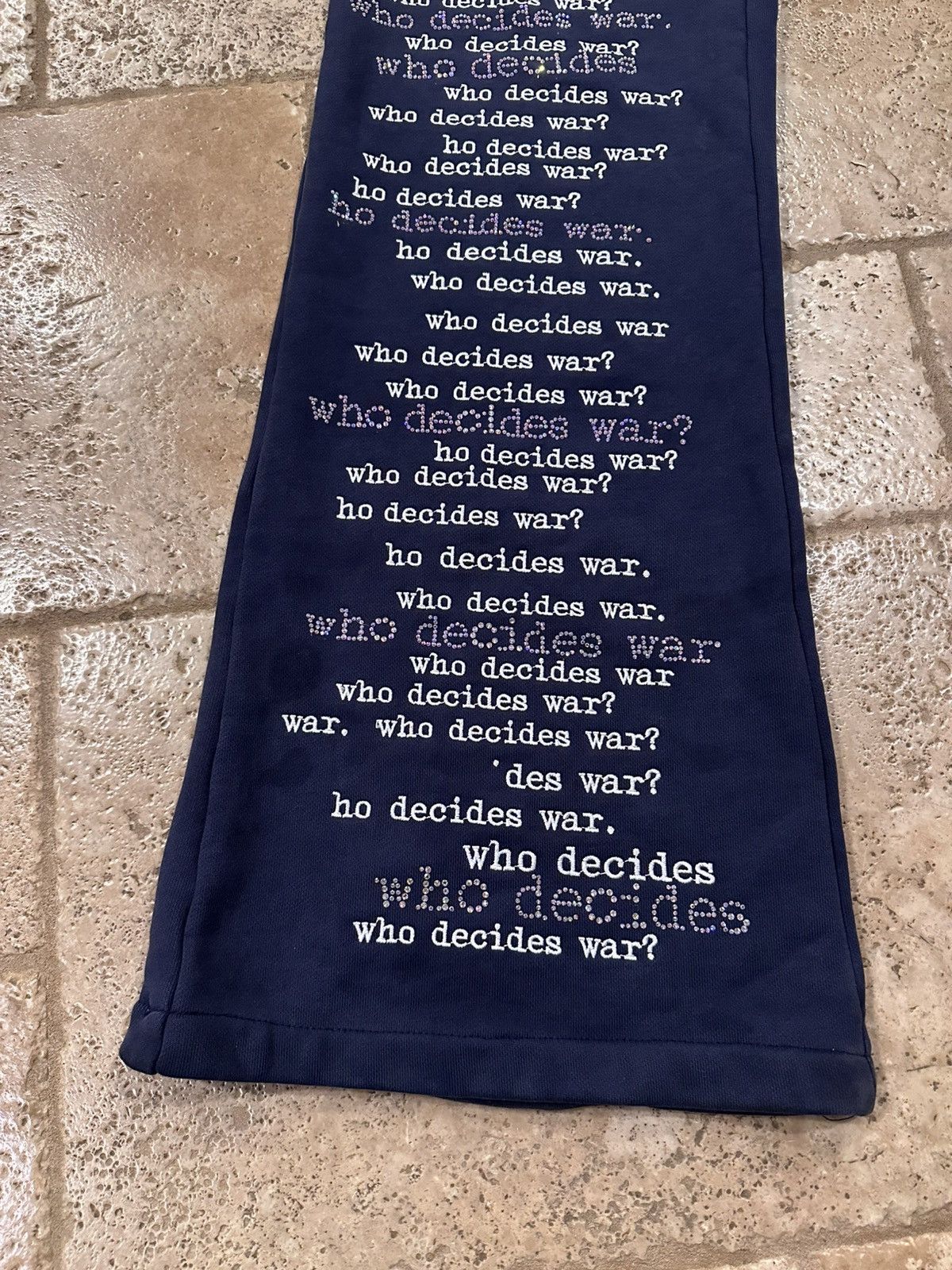 Who Decides War Who Decides War WDW Flared Scripture Dark Blue Sweatpants Size US 34 / EU 50 - 2 Thumbnail