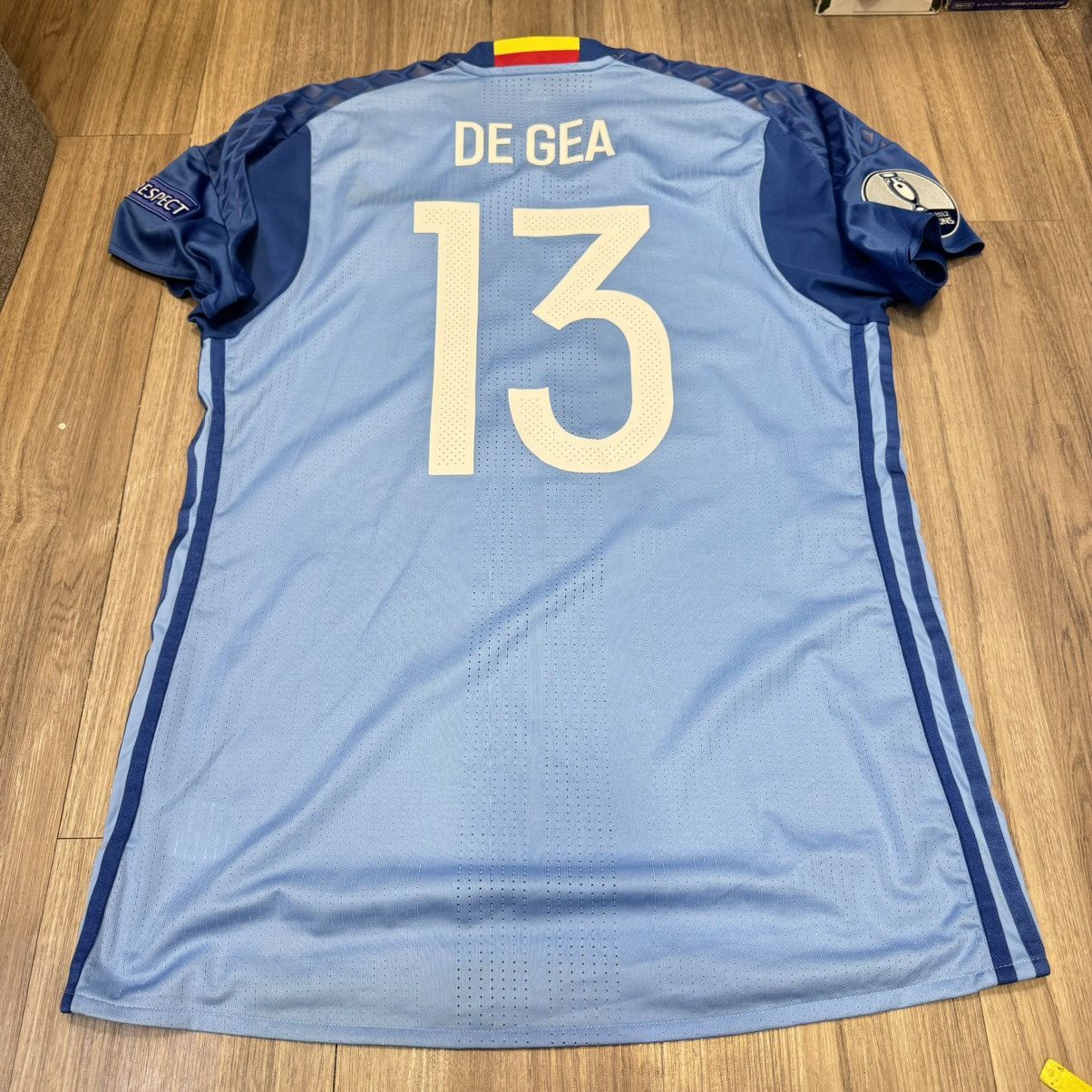 Adidas Spain Euro2016 player issue gk shirt #13 De Gea Size US L / EU 52-54 / 3 - 2 Thumbnail