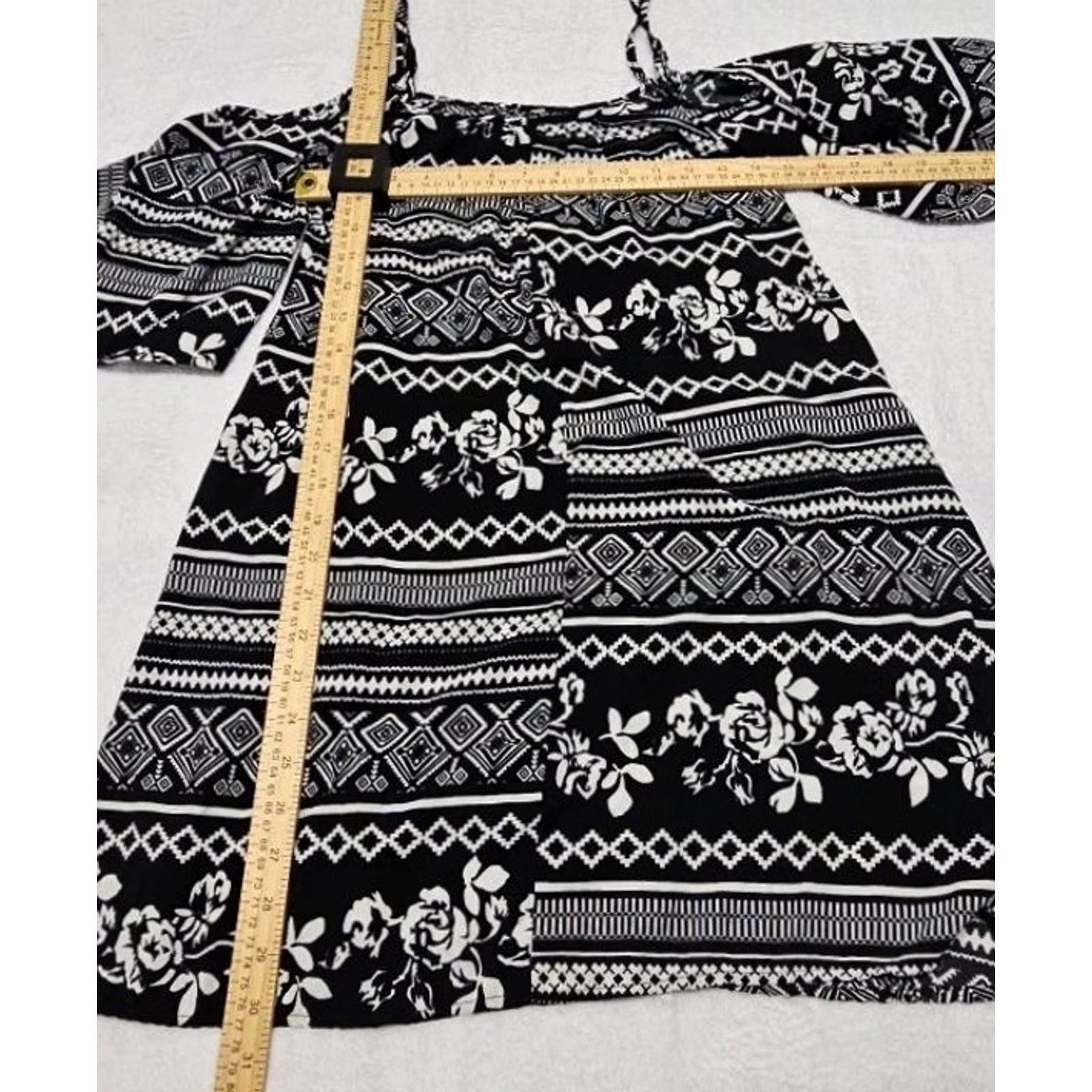 Vintage VINTAGE Black White Cold Shoulder Boho Print Swing Dress Women’s Small NWT Size S / US 4 / IT 40 - 8 Thumbnail