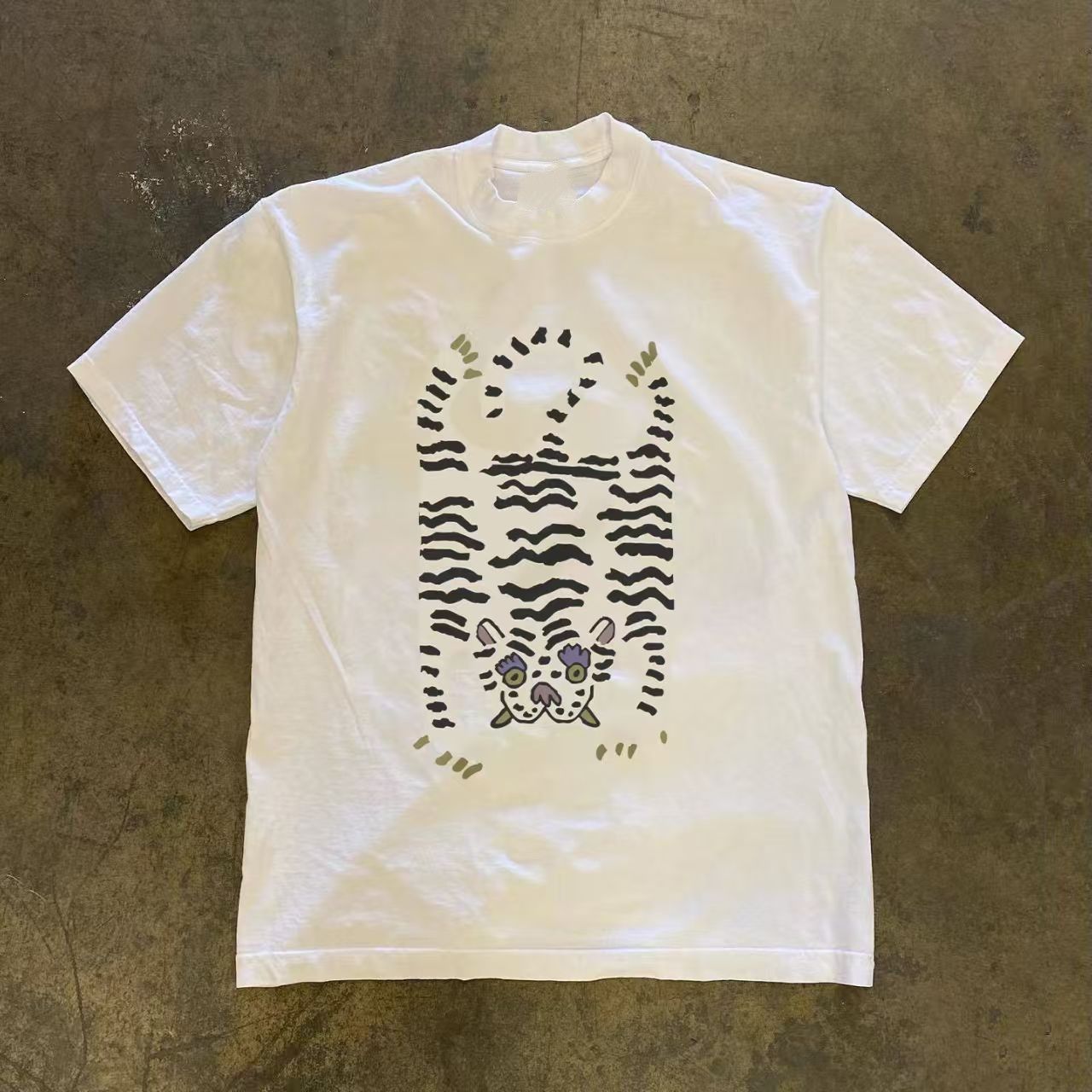 Japanese Brand White washed vintage tiger print t-shirt Size US M / EU 48-50 / 2 - 1 Thumbnail