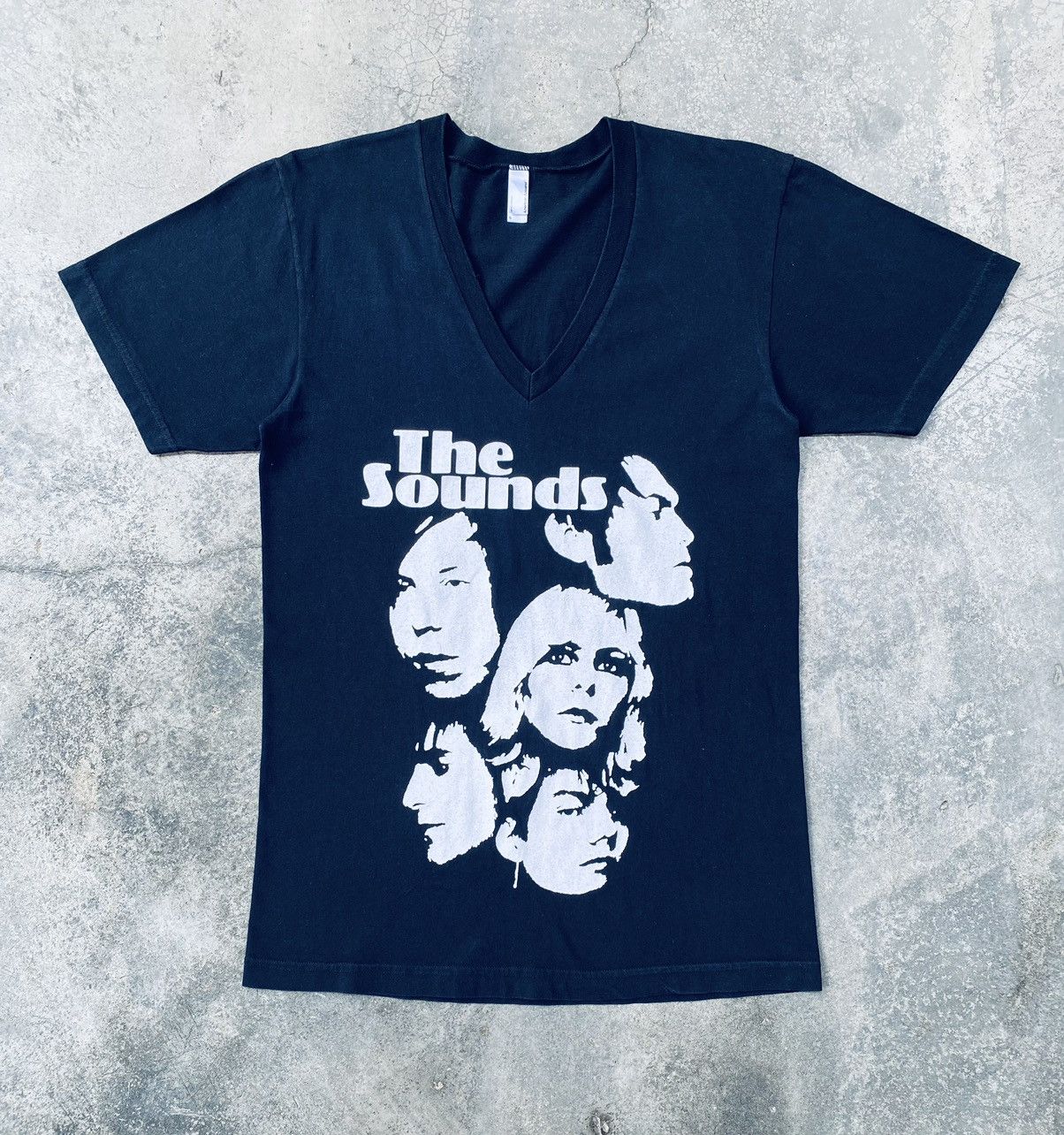 Band Tees Vintage The Sounds Rock Band V-Neck Tees Size US S / EU 44-46 / 1 - 1 Thumbnail