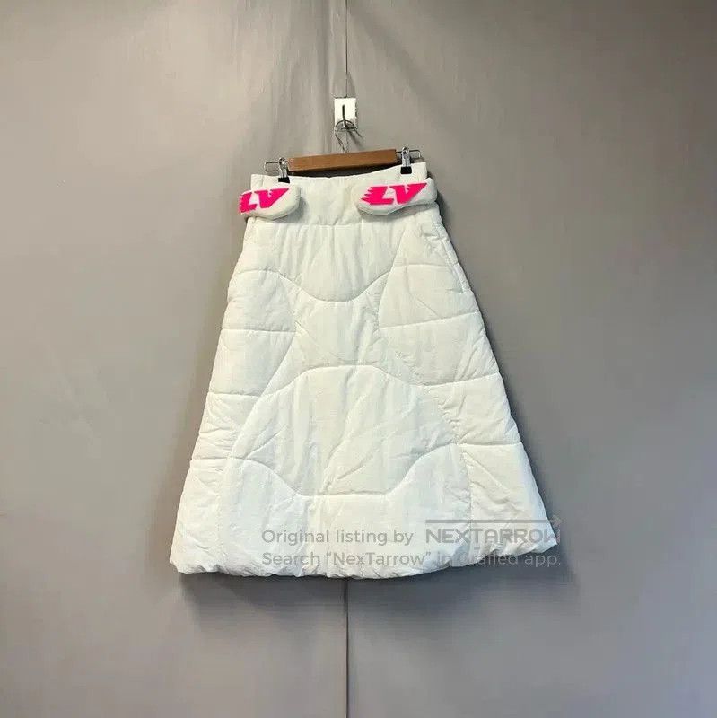 Louis Vuitton Louis Vuitton White Women's Skirt Size XS . Size 22" - 1 Thumbnail