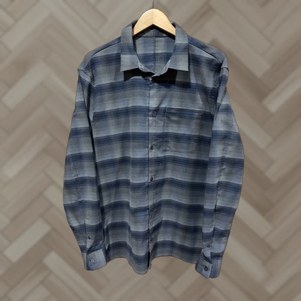 Lululemon Lululemon Shirt Men's XL Blue Gray Stretch Twill Flannel Button-Up Collar Long Sleeve Zip Pocket Casual Outdoor Preppy All Seasons Breathable Size US XL / EU 56 / 4 - 1 Thumbnail