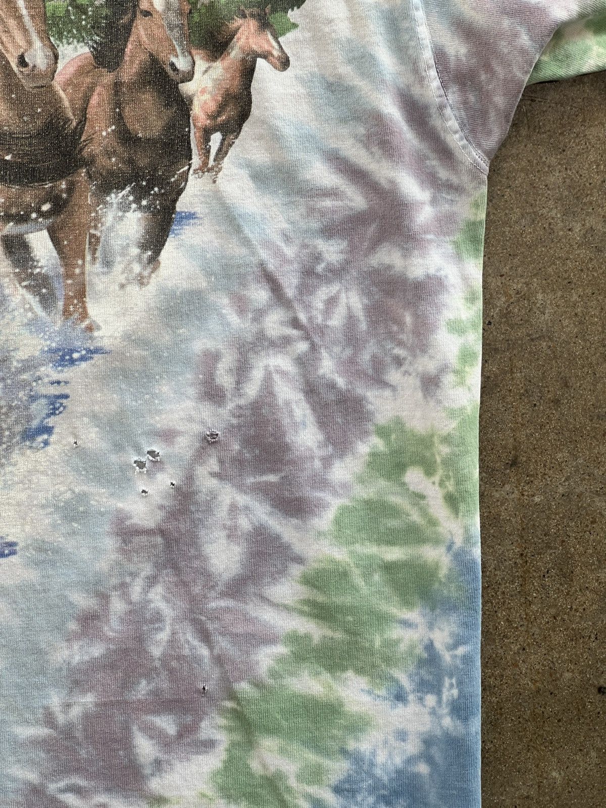 Vintage Vintage 1996 Liquid Blue Nature Horses Tie Dye Tee Large Size US L / EU 52-54 / 3 - 6 Thumbnail