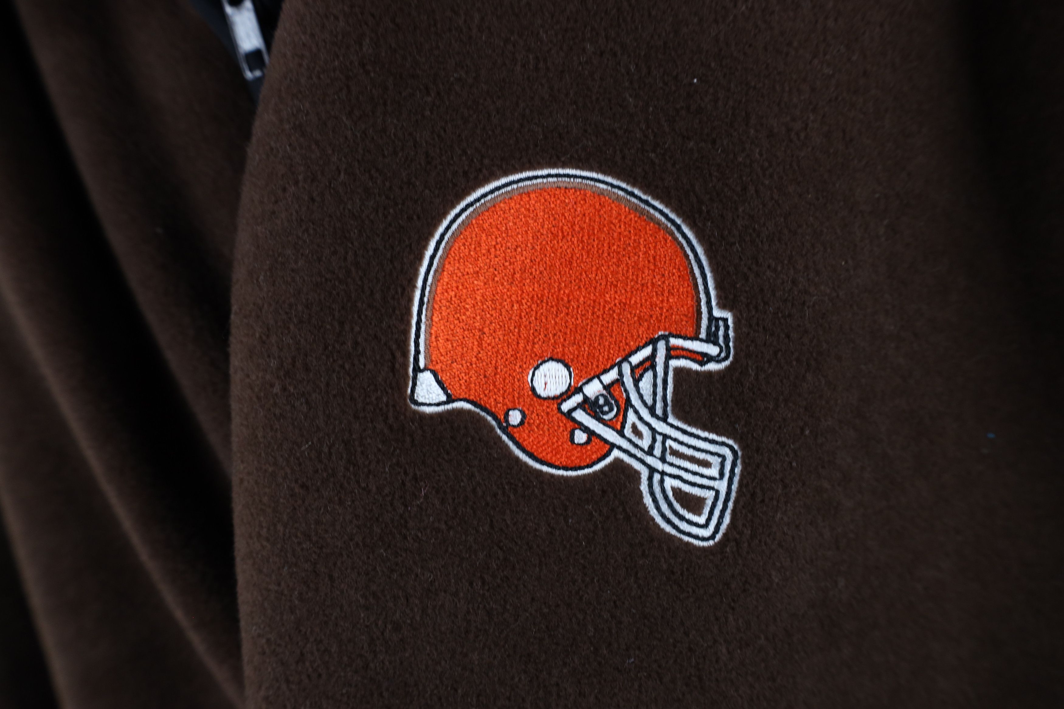 Vintage Vintage Y2K 2000 Browns Football Full Zip Fleece Vest Jacket Size US XL / EU 56 / 4 - 4 Thumbnail