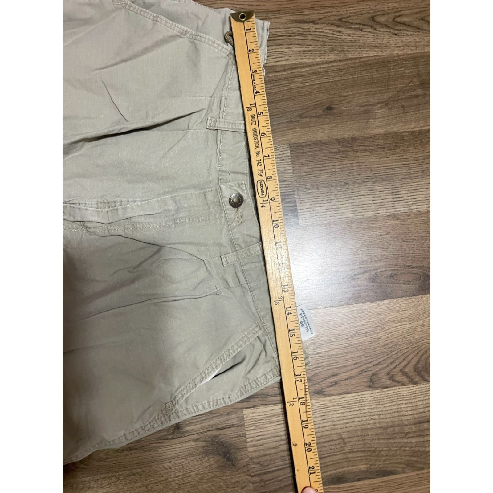 Wrangler Wrangler Shorts Men's 36 Khaki Casual Shorts Flat Front Chino Beige Beige 8 in Inseam Regular Fit Size 36 Summer Fall Spring Vintage: No Mens Size US 36 / EU 52 - 5 Thumbnail
