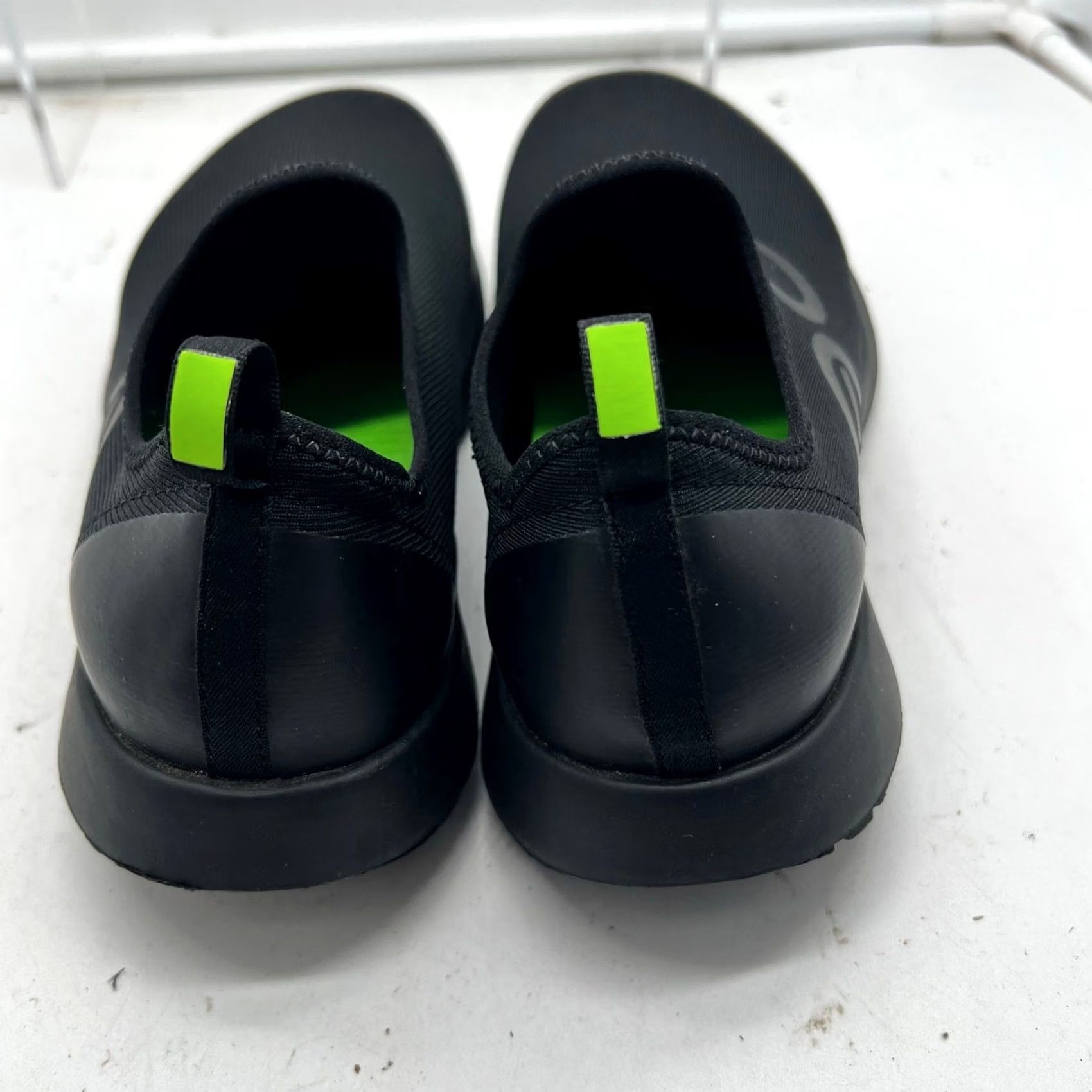 Vintage Oofos Womens 7 Black Slip On Low Top Sneakers Size M / US 6-8 / IT 42-44 - 6 Thumbnail