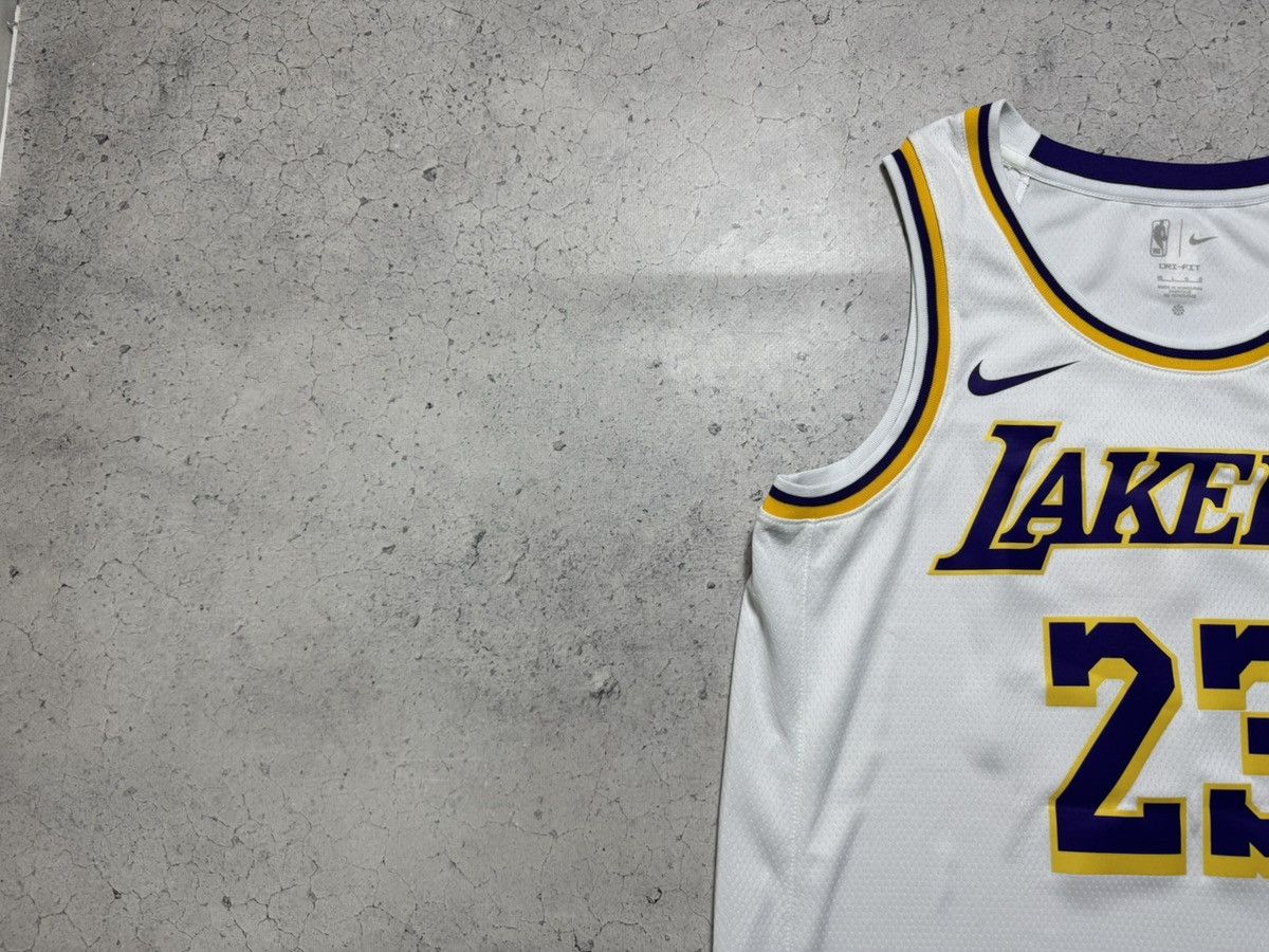 Nike Nike Los Angeles Lakers #23 James NBA Basketball Jersey Size US L / EU 52-54 / 3 - 4 Thumbnail