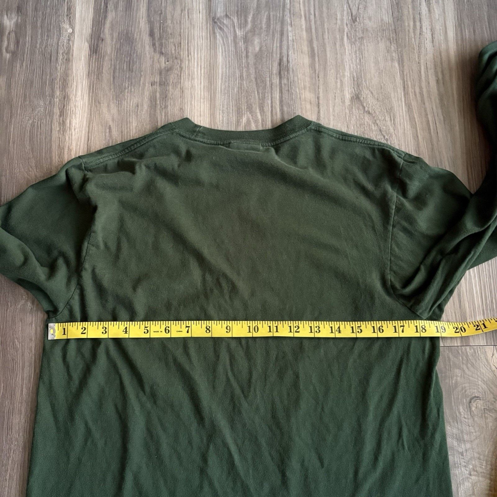 American Eagle Outfitters × Vintage Vintage American Eagle T-Shirt Men's Size S Green Sharks Size US S / EU 44-46 / 1 - 7 Thumbnail