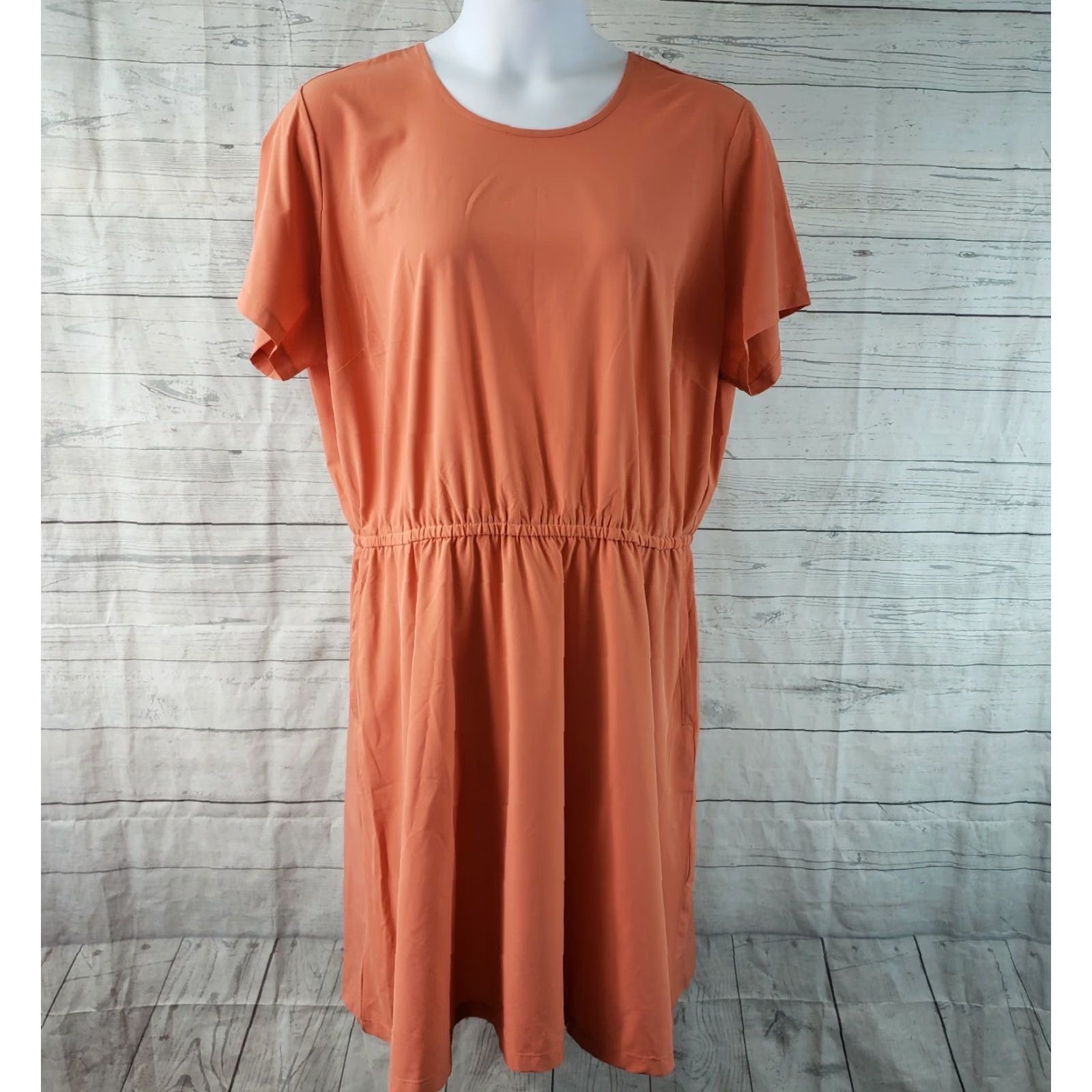 Vintage Duluth Womens Flexcellence Dress 1X Orange Short Sleeve Pockets A-Line Knee Length Satin Polyester Blend Pullover Casual Womens Size 40" / US 18 - 2 Thumbnail
