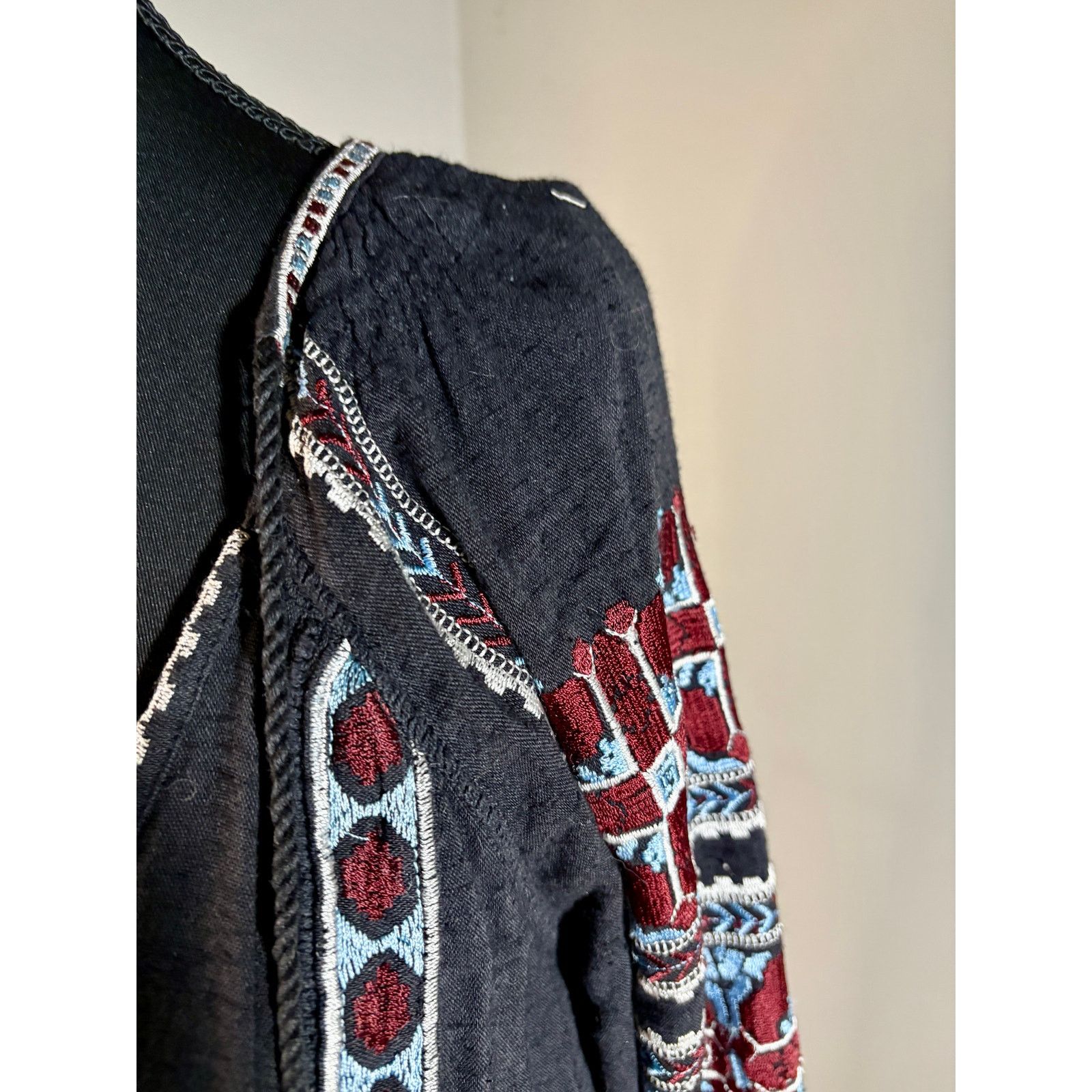Free People Bohemian Black Dress with Embroidered Sleeves Size M / US 6-8 / IT 42-44 - 3 Thumbnail