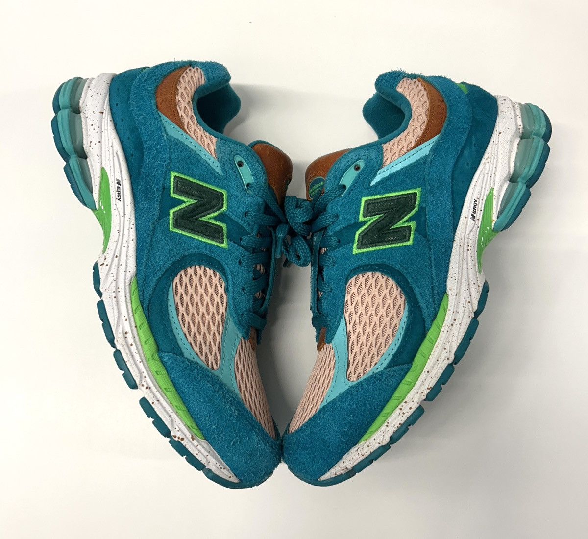 New Balance × Salehe Bembury Salehe Bembury x New Balance 2002R ‘Water Be The Guide’ 9.5 Size US 9.5 / EU 42-43 - 2 Thumbnail