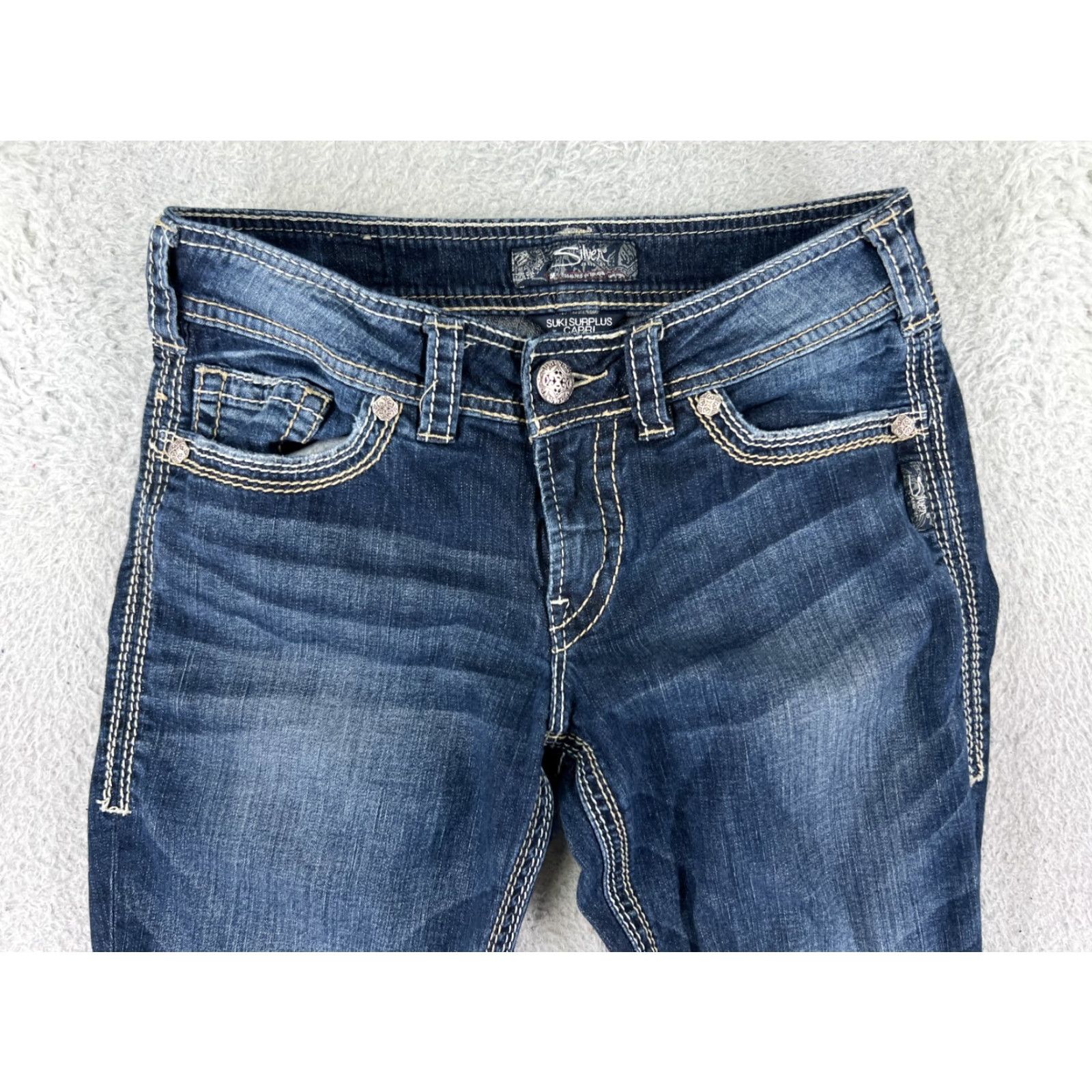 Silver Jeans Co. Silver Jeans Suki Capri Jeans Womens 26 Blue Denim Cotton Blend Embellished Embroidered Logo 5-Pocket Regular Stretch Size 26" / US 2 / IT 38 - 6 Thumbnail