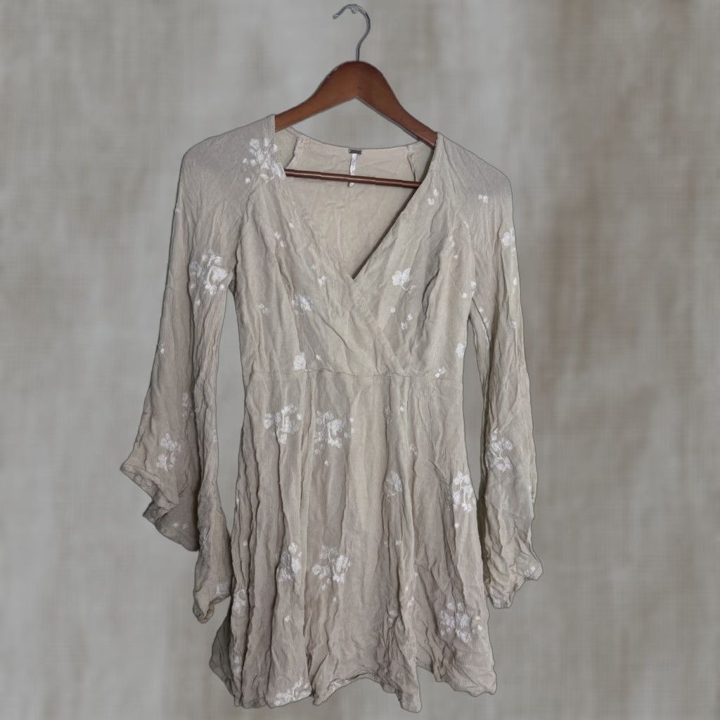 Free People Free People Jasmine embroidered wrap dress Beige Floral Bell Cuff Size 4 Womens Short Cream Dress Wrap Embroidered Size S / US 4 / IT 40 - 1 Thumbnail