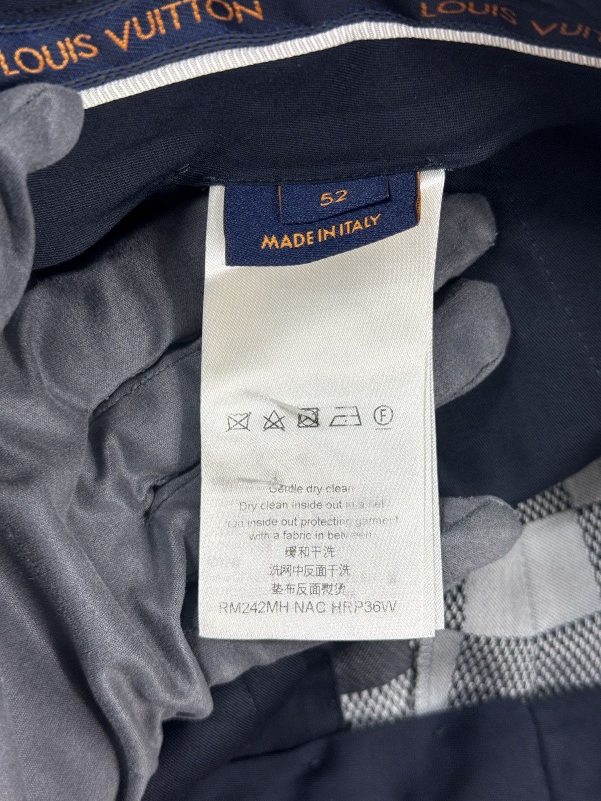 Louis Vuitton 37th AMERICA’S CUP SHORTS Size US 34 / EU 50 - 6 Thumbnail