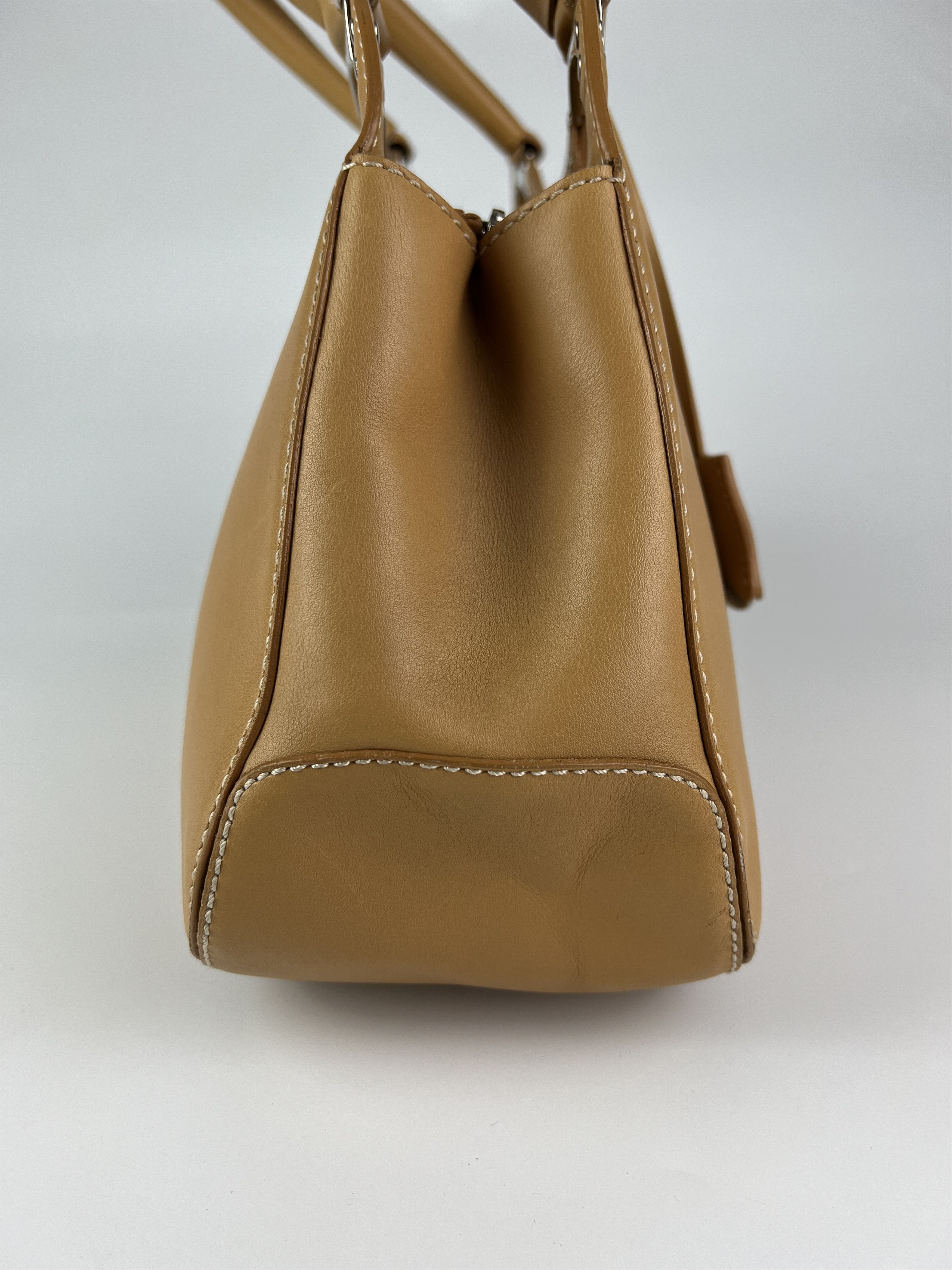 Leather × Tod's Tod's Women's Leather Handbag Size ONE SIZE - 3 Thumbnail