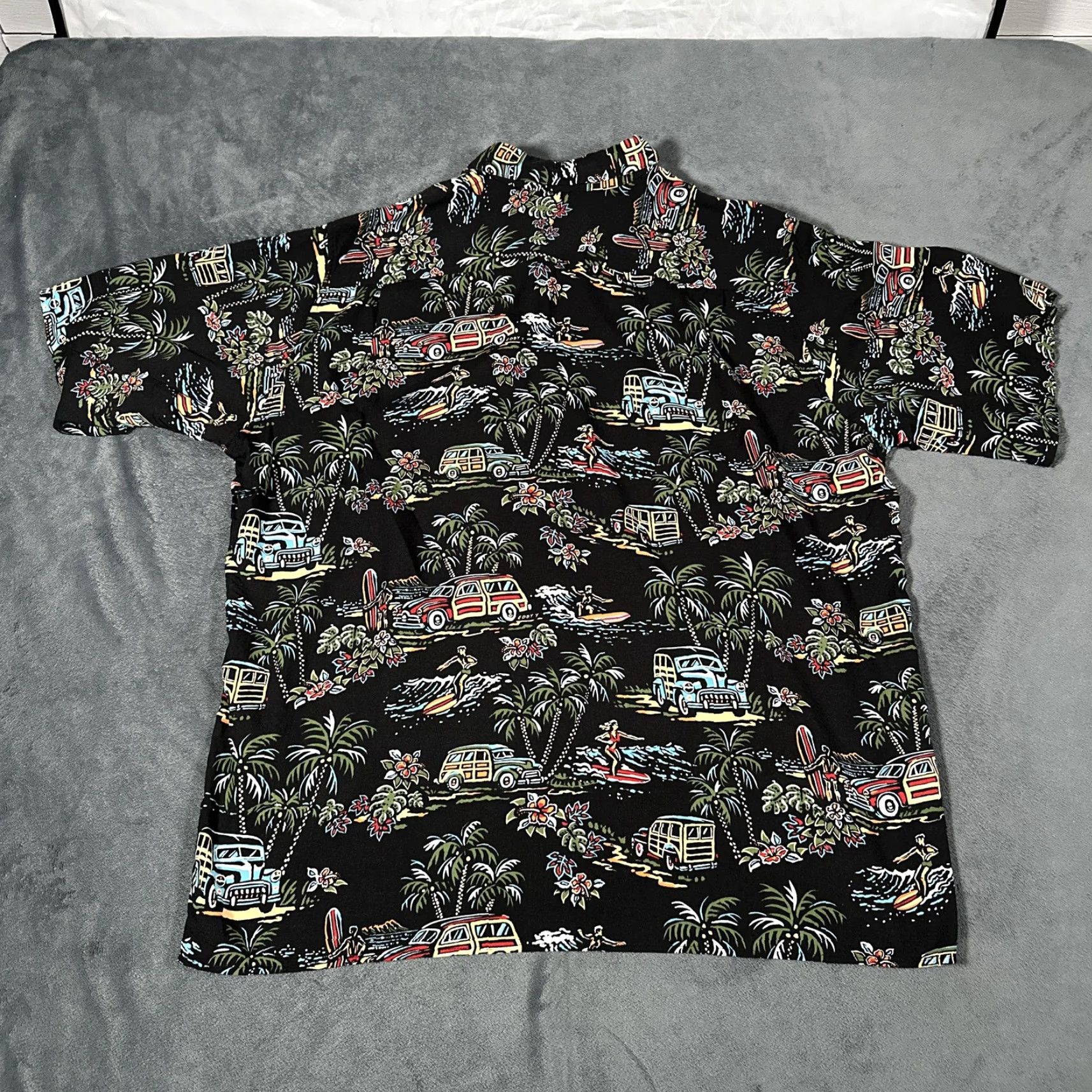 Reyn Spooner VINTAGE Reyn Spooner Art Of Eddy Y Shirt Mens Large Black Graphic Print Hawaiian Surf Button-Up Short Sleeve Relaxed Collared Mens Size US L / EU 52-54 / 3 - 6 Thumbnail