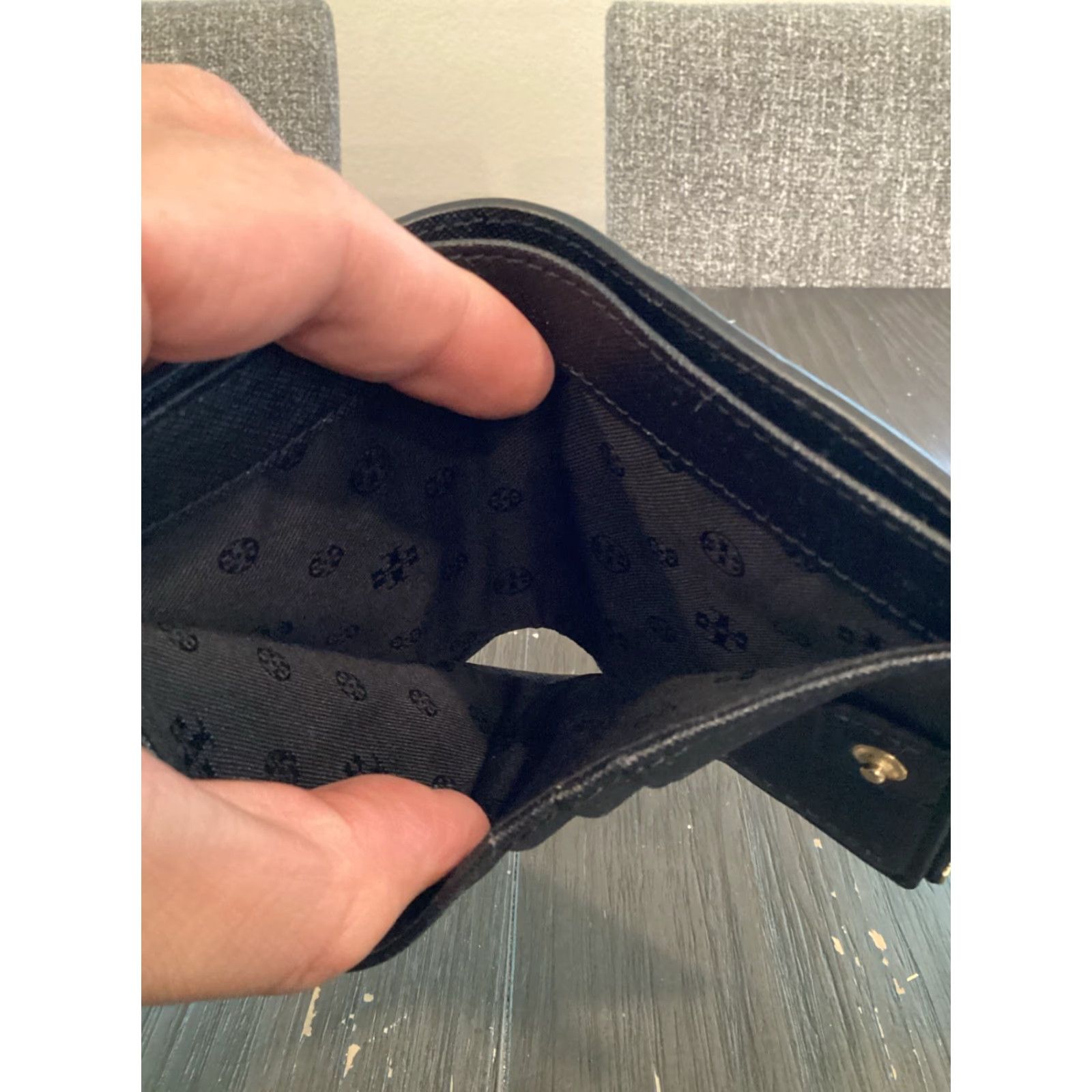 Tory Burch Tory Burch Black Logo Foldover Thin I.D., Zip Coin, Credit Card, Wallet Size ONE SIZE - 7 Thumbnail