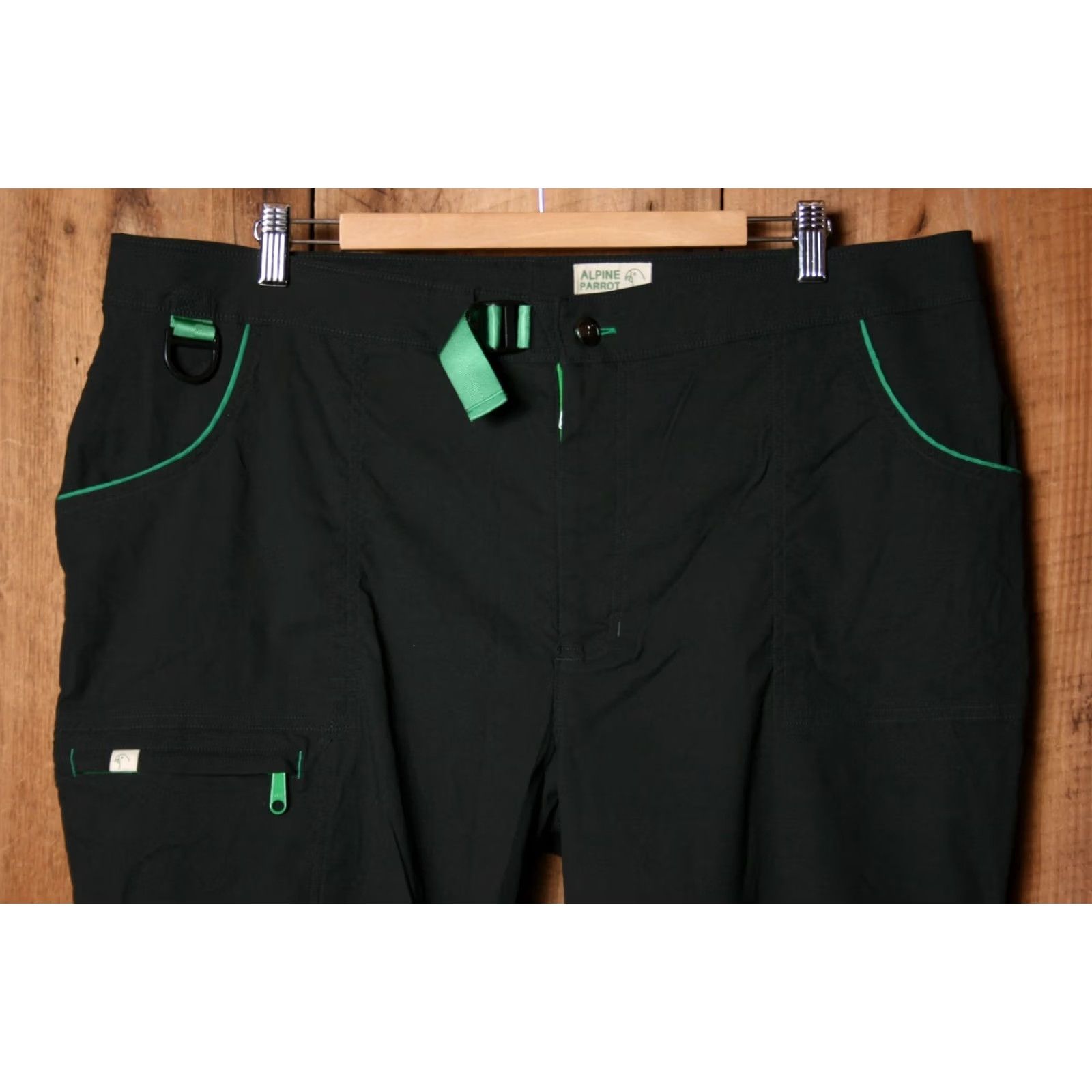 Vintage ALPINE PARROT Ponderosa Black/Green Stretch Nylon Hiking River Pants Sz. 20 Womens Cargo 94% Nylon 6% Elastane Inseam 31" Regular Size 27" / US 4 / IT 40 - 2 Thumbnail