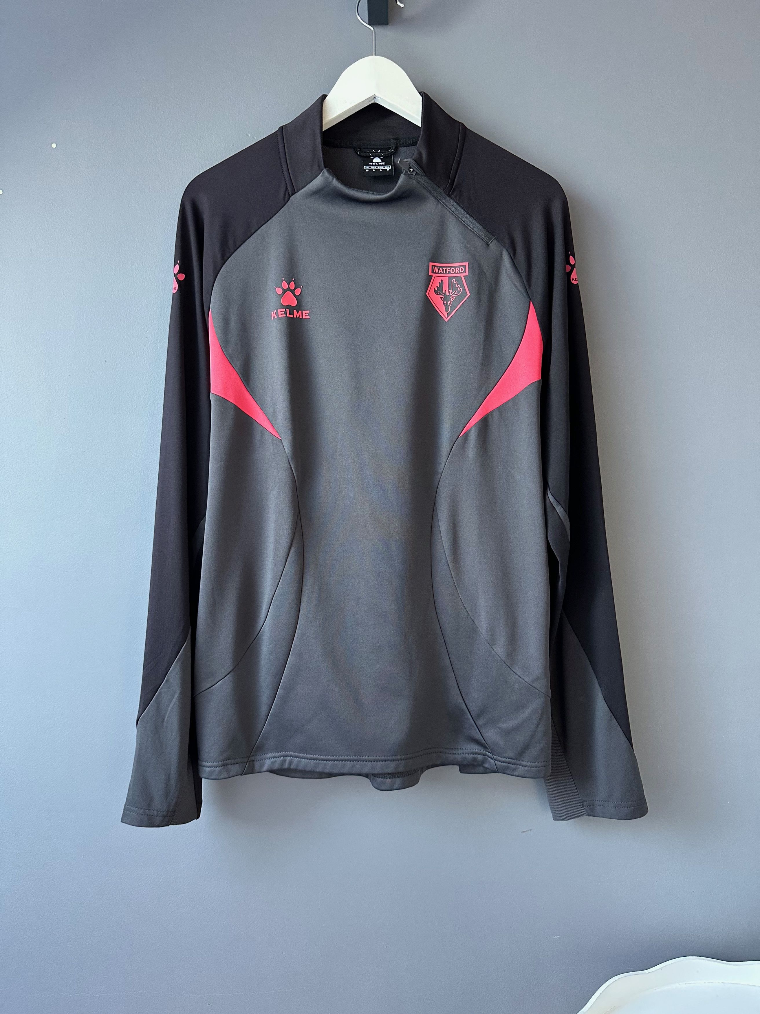 Vintage 2022 2023 Watford Kelme Training Sweatshirt soccer football Size US S / EU 44-46 / 1 - 2 Thumbnail