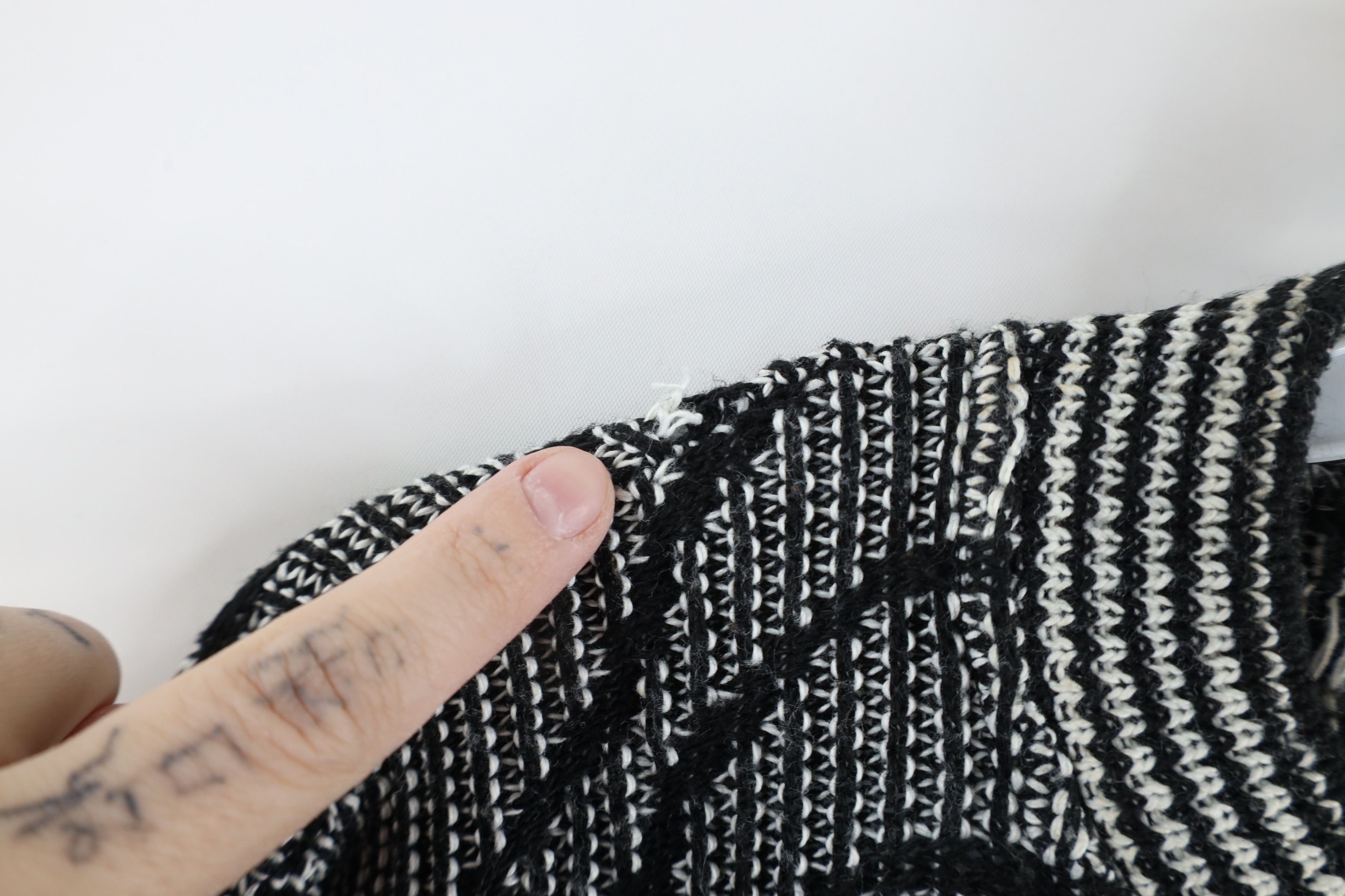 Vintage Vintage 90s Streetwear Wavy Ribbed Knit Crewneck Sweater USA Size US L / EU 52-54 / 3 - 4 Thumbnail