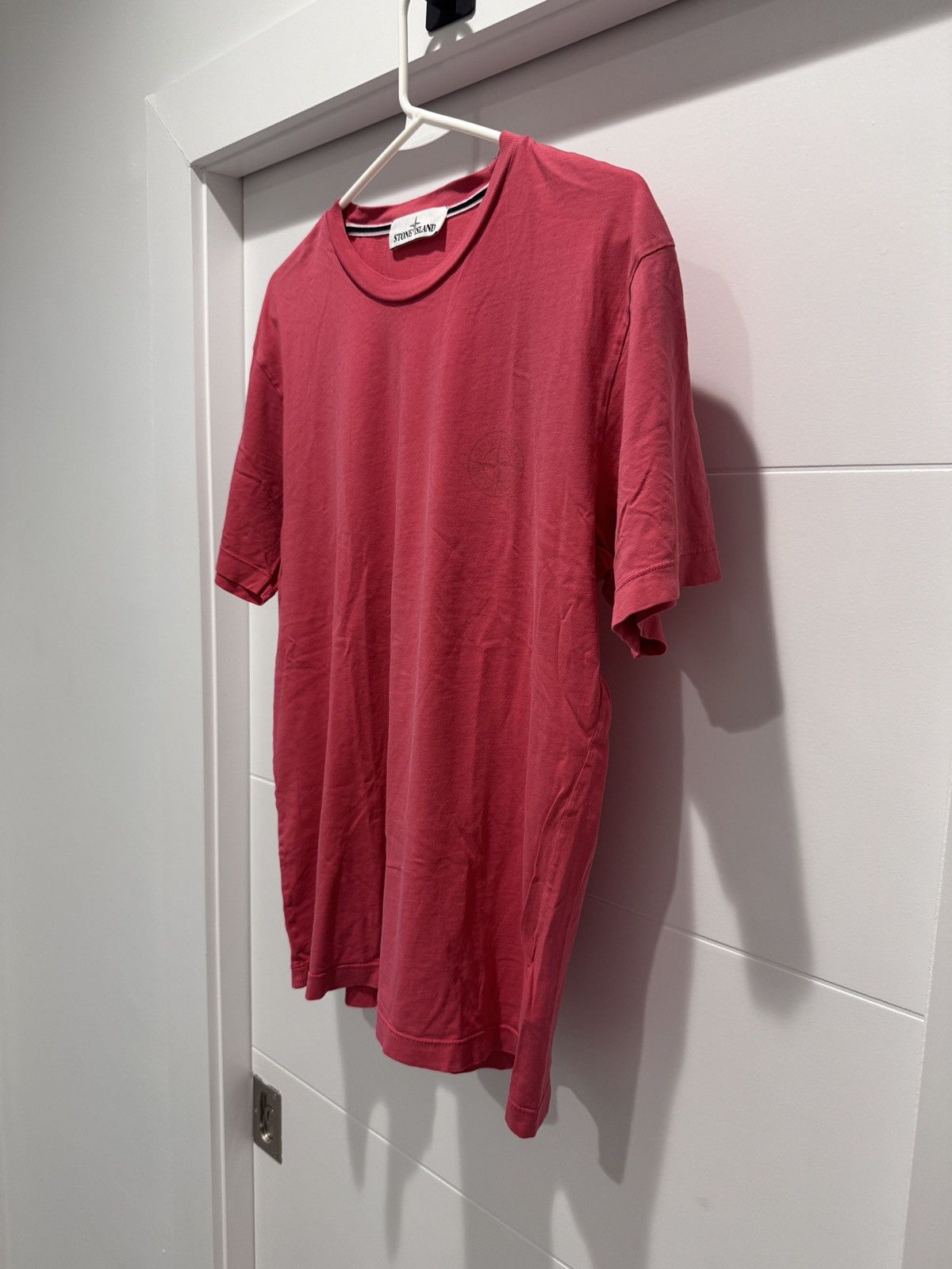 Stone Island Stone Island Compass Logo Fuchsia Pink Tee Size XL (fits L) Size US XL / EU 56 / 4 - 4 Thumbnail