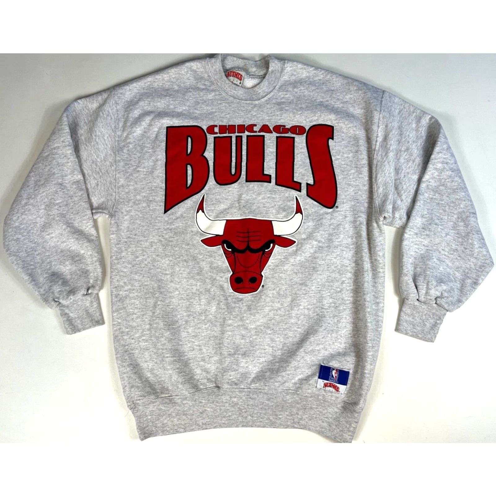Vintage VINTAGE Nutmeg Mills Chicago Bulls Crewneck Sweatshirt Mens XL Gray Graphic Print 90s NBA Made in USA Decade Theme 90s Sports Size US XL / EU 56 / 4 - 2 Thumbnail