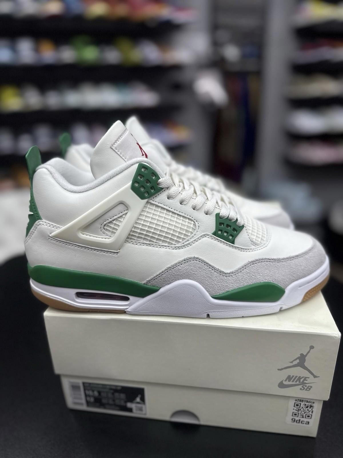 Jordan Brand Size 10.5 - Jordan 4 Retro SP x Nike SB Mid Pine Green New Size US 10.5 / EU 43-44 - 11 Thumbnail