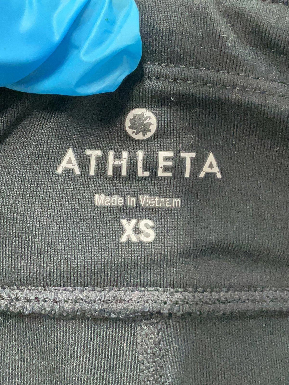 Designer Classic Black Crop Athleta Leggings Size 26" / US 2 / IT 38 - 2 Thumbnail
