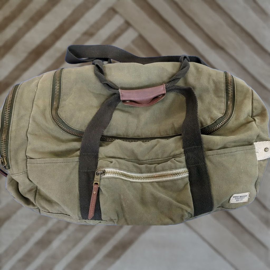 Steve Madden Steve Madden Duffle Bag Mens Olive Green Adjustable Strap Lightweight Polyester Army Green Sports Bag Mens Size ONE SIZE - 1 Thumbnail