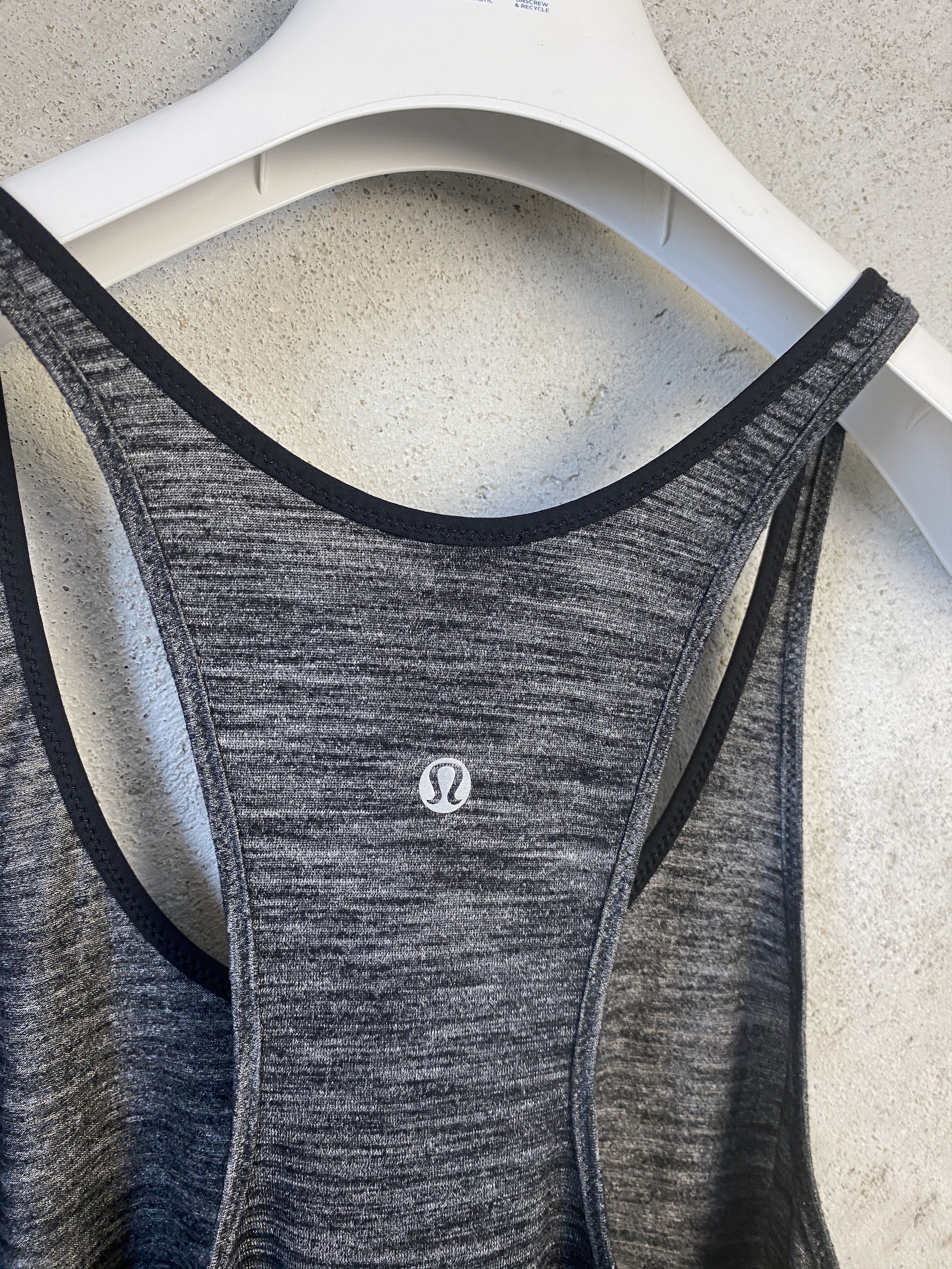 Lululemon Lululemon tank top sleeveless t-shirt tee sport yoga Size M / US 6-8 / IT 42-44 - 4 Thumbnail