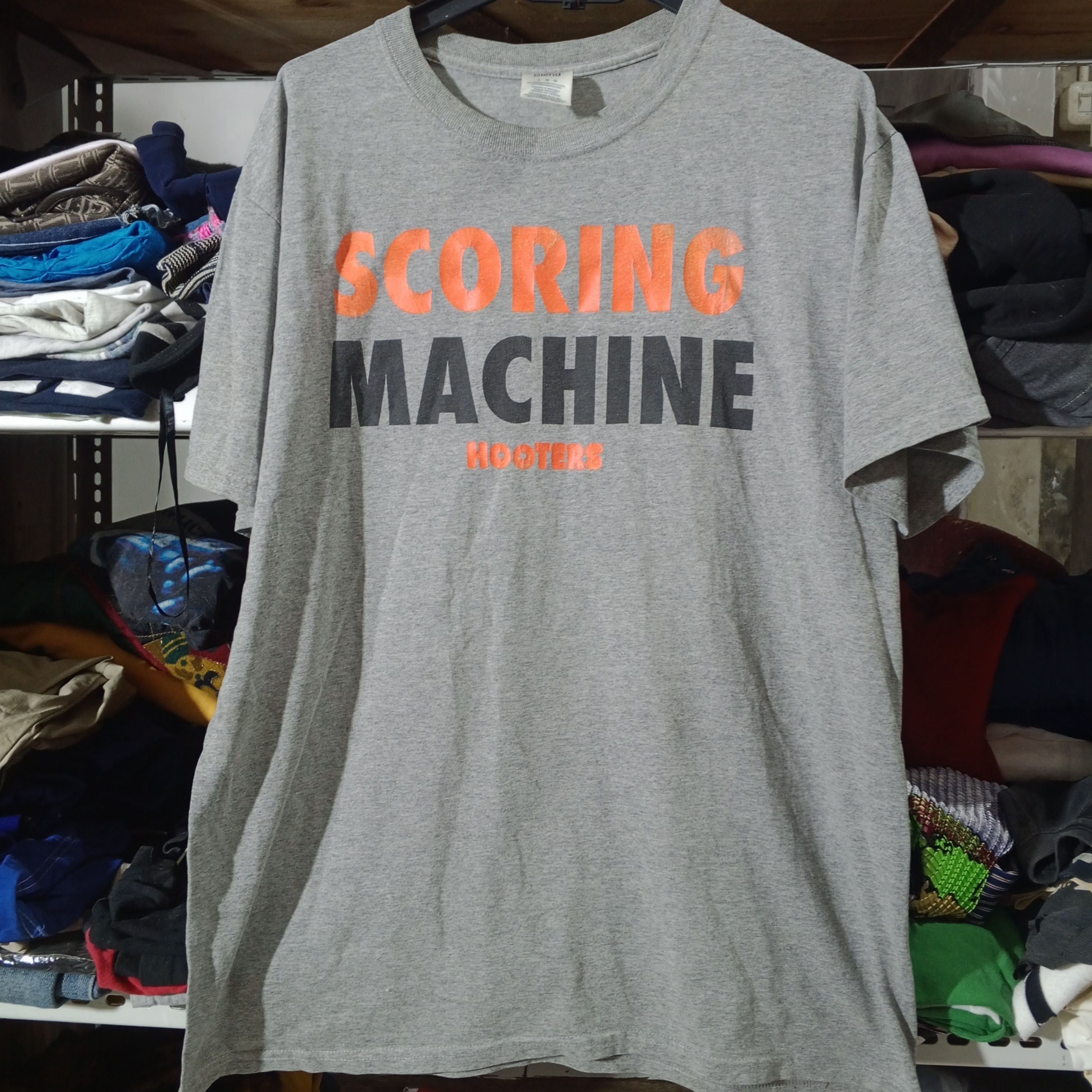 Vintage Vintage Hooters T-Shirt Scoring Machine Size US L / EU 52-54 / 3 - 1 Thumbnail