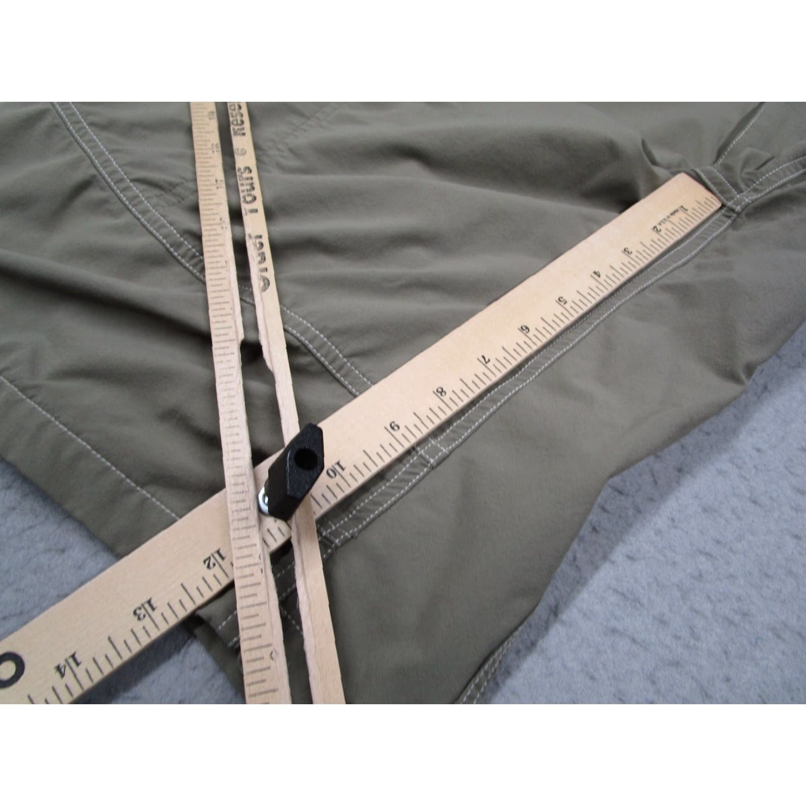 Vintage KUHL Men's Cargo Shorts 40 Green Utility Outdoor Hiking 12" Modern Classic Size US 40 / EU 56 - 4 Thumbnail