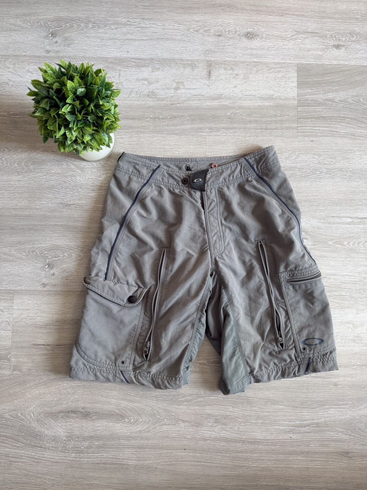 Designer × Vintage Vintage Oakley Shorts Mens Sky Blue/Gray Software Cargo Size US 32 / EU 48 - 2 Thumbnail