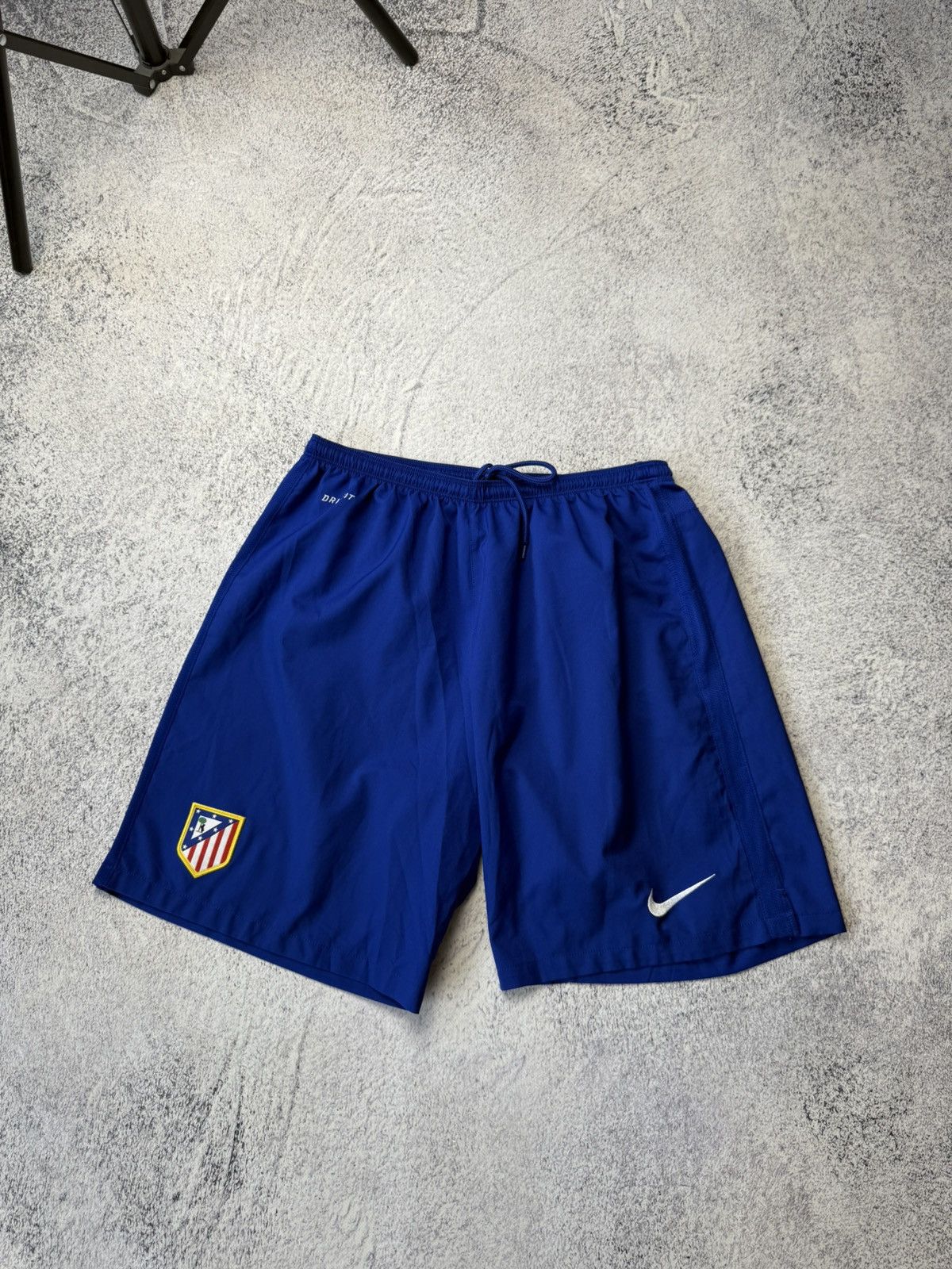 Nike ATLETICO MADRID 2015/2016 HOME FOOTBALL SOCCER SHORTS NIKE Size US 34 / EU 50 - 2 Thumbnail