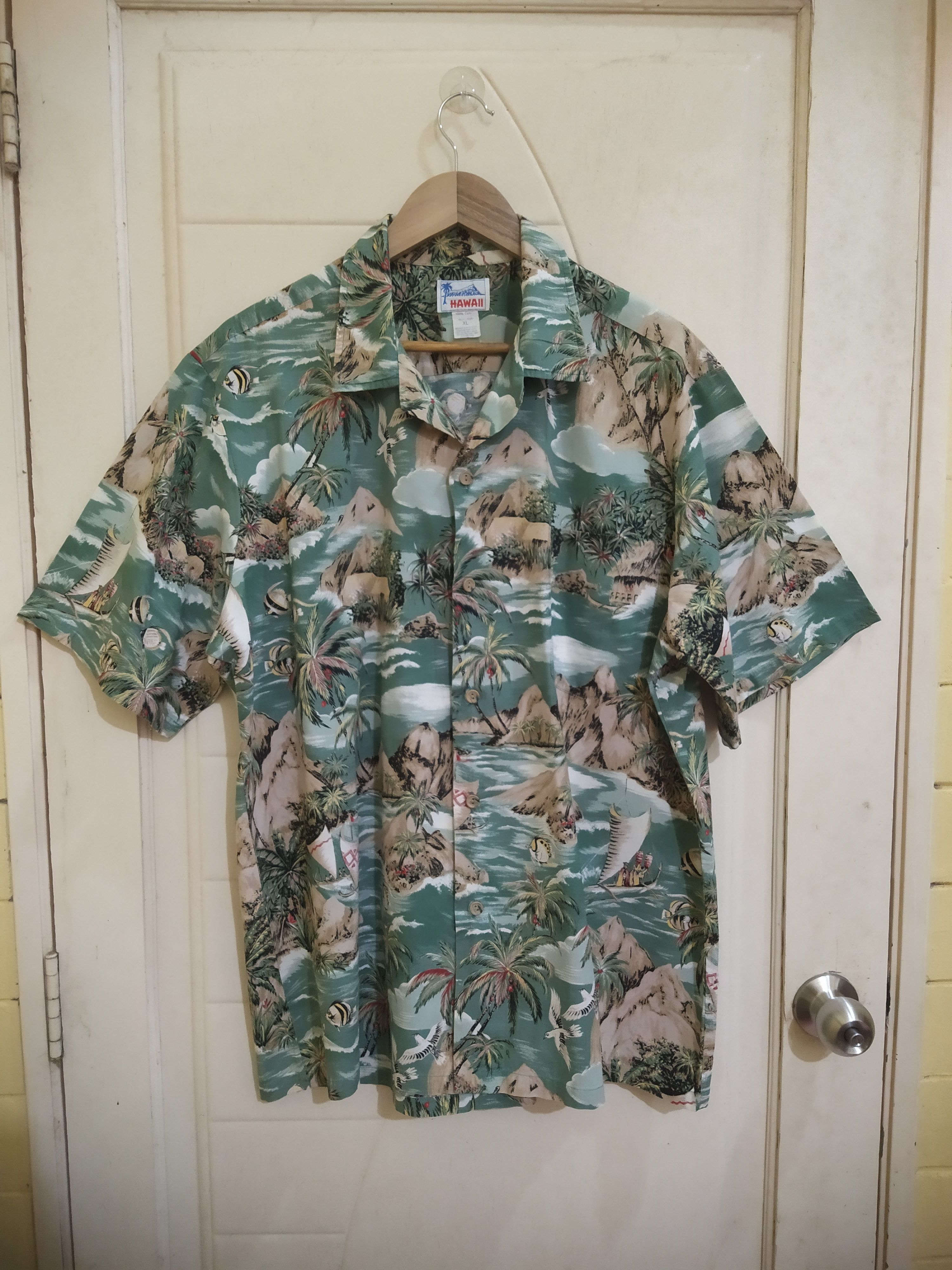 Vintage Vintage Made In Hawaii All-Over Print Aloha Shirt Size US XL / EU 56 / 4 - 1 Thumbnail