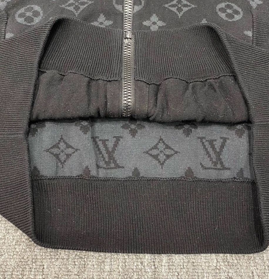 Louis Vuitton Louis Vuitton Black floral print graffiti log 2412-Nextarrow Size US M / EU 48-50 / 2 - 4 Thumbnail