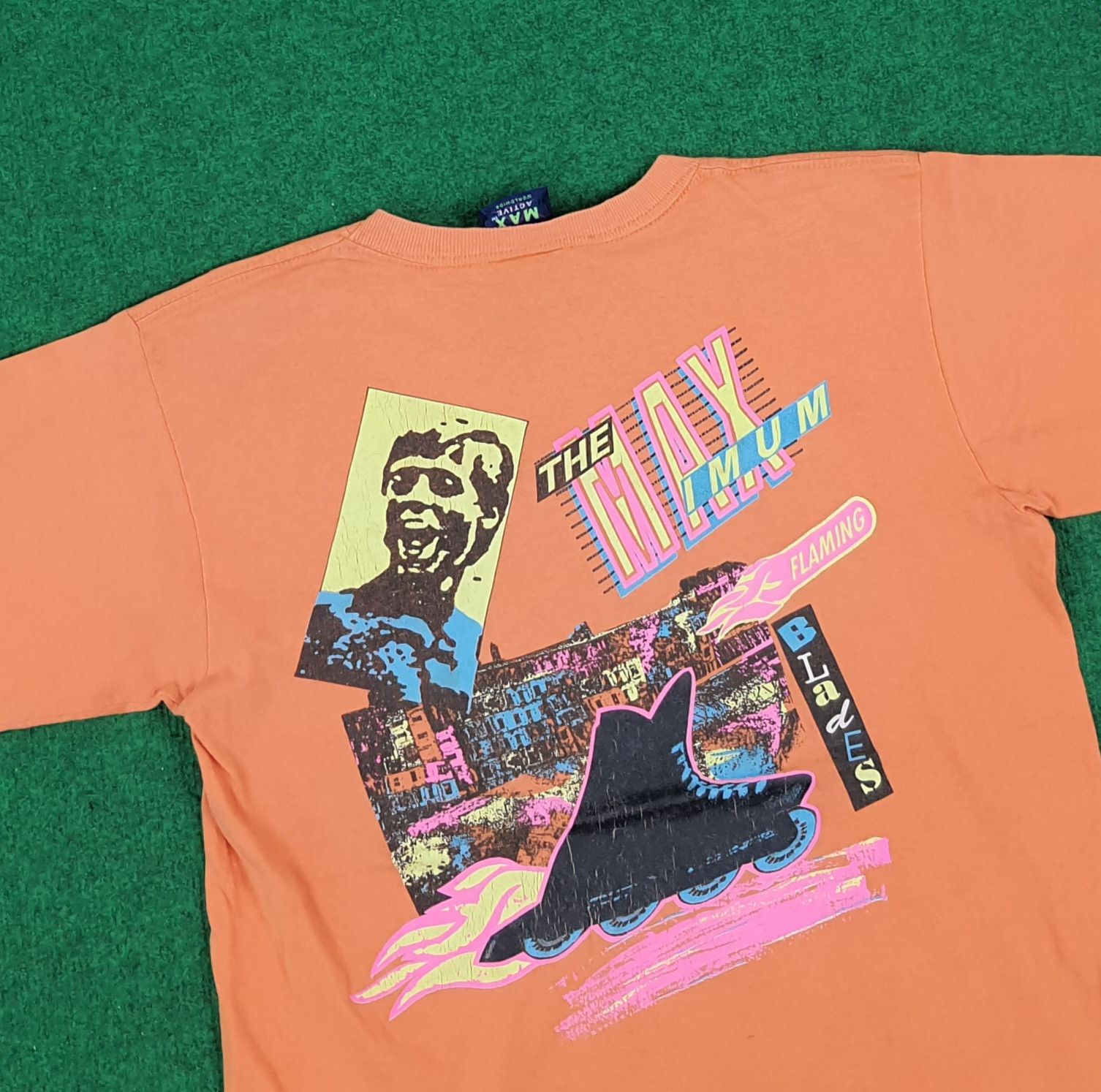 Vintage Vintage The Maximum Active Worldwide Blade Streetwear Tshirt Size US M / EU 48-50 / 2 - 2 Thumbnail