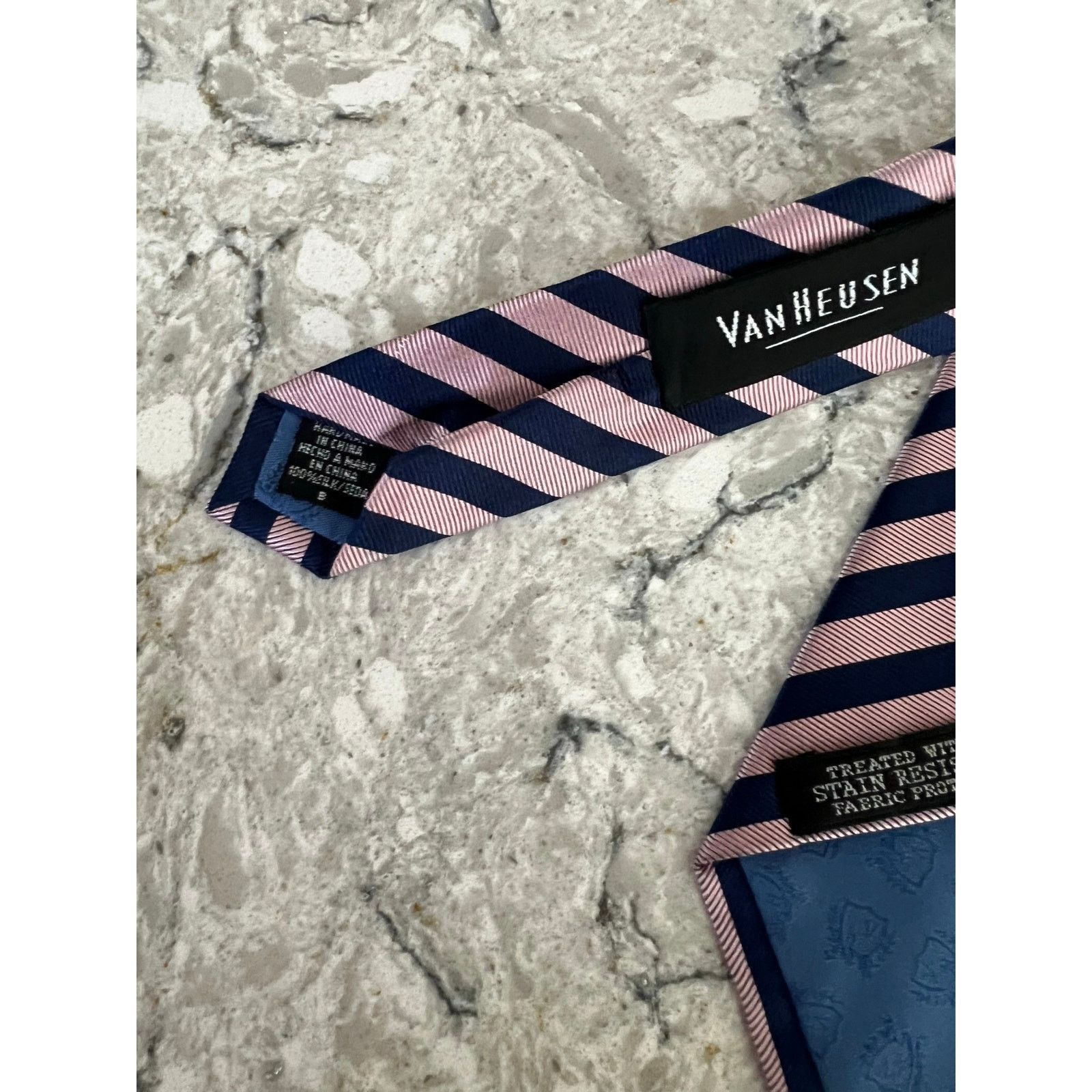 Van Heusen Van Heusen 100% Silk Men's Neck Tie Pink w Navy Blue Stripes Size ONE SIZE - 5 Thumbnail