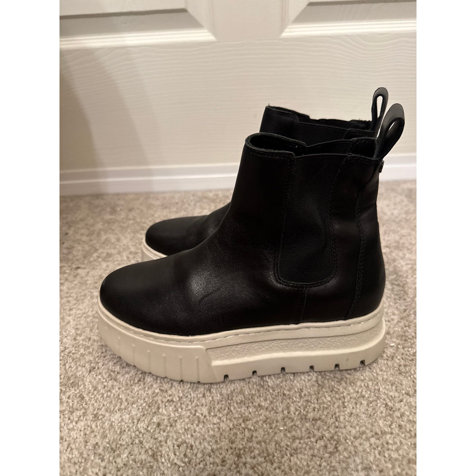 J/Slides J/Slides Black Leather Platform W's Riley Chelsea Boot, 6 Size US 6 / IT 36 - 9 Thumbnail