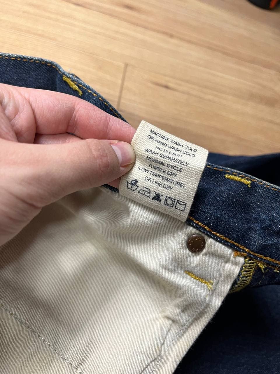 Evisu 00’s EVISU LOT 0002 POCKET LOGO WHITE DAICOCK BAGGY DENIM Size US 30 / EU 46 - 13 Thumbnail