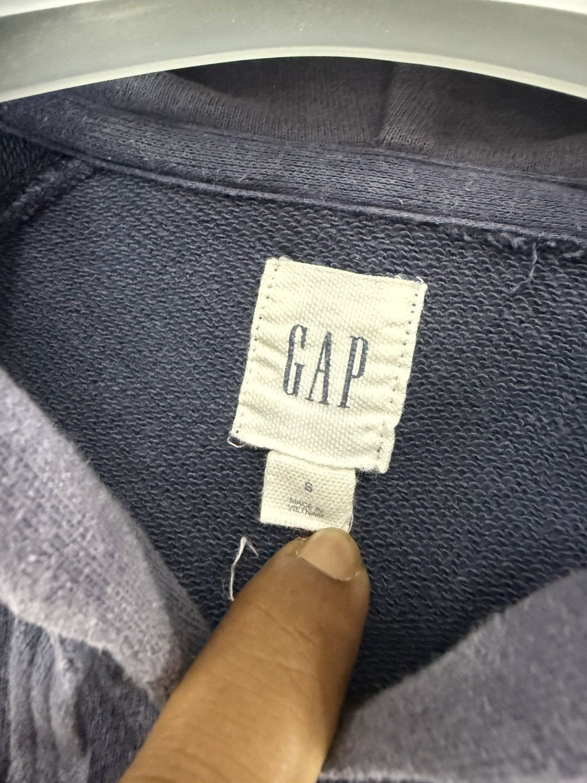 Gap 🔥 GAP Britain Navy Distressed Faded Hoodie Spellout Logo - S Size US S / EU 44-46 / 1 - 7 Thumbnail