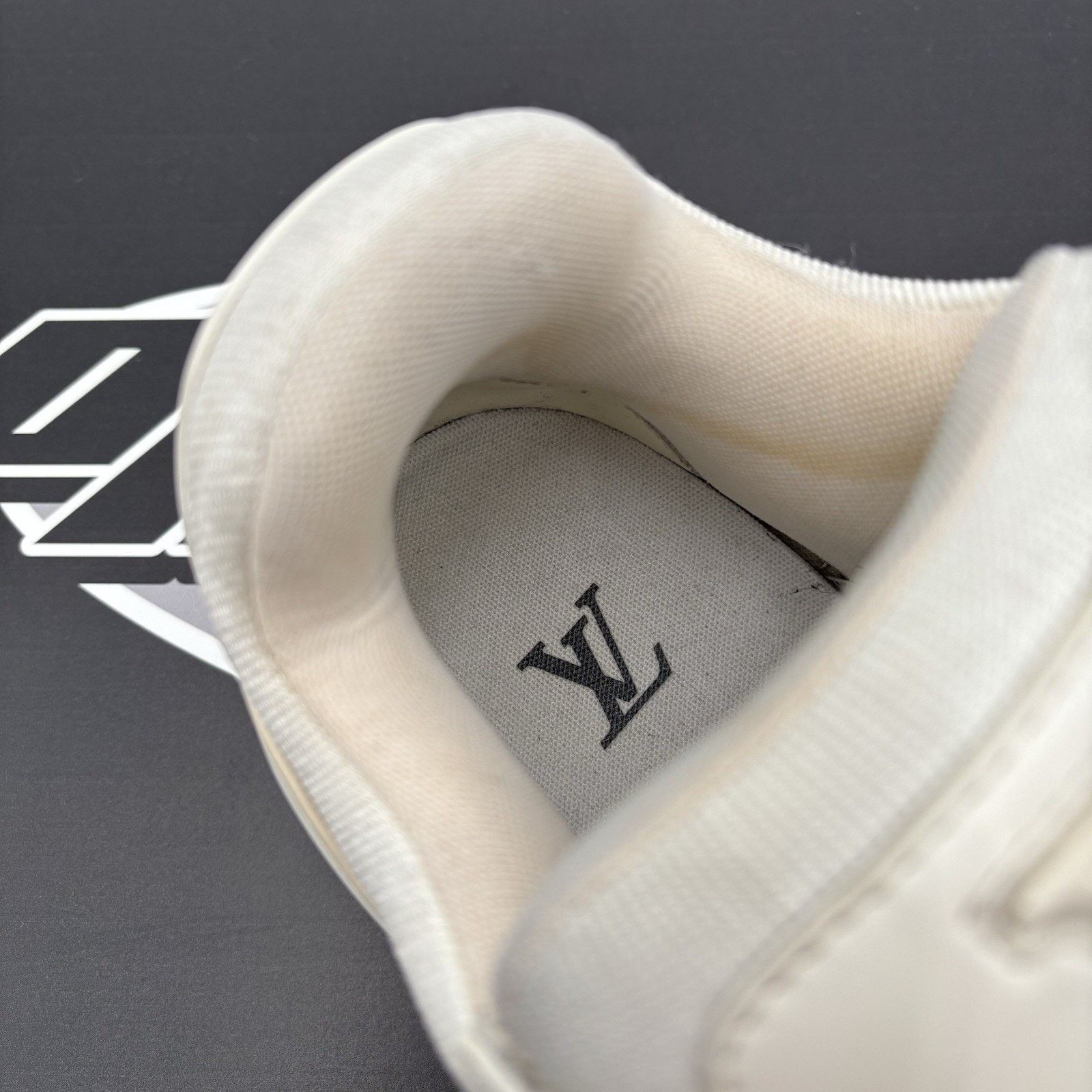 Louis Vuitton Louis Vuitton Maxi Trainer ' White ' | GREAT CONDITION! Size US 9.5 / EU 42-43 - 8 Thumbnail