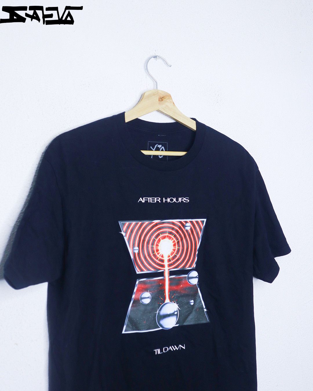 The Weeknd XO After Hours Tour 2022 Tee Size US L / EU 52-54 / 3 - 1 Thumbnail