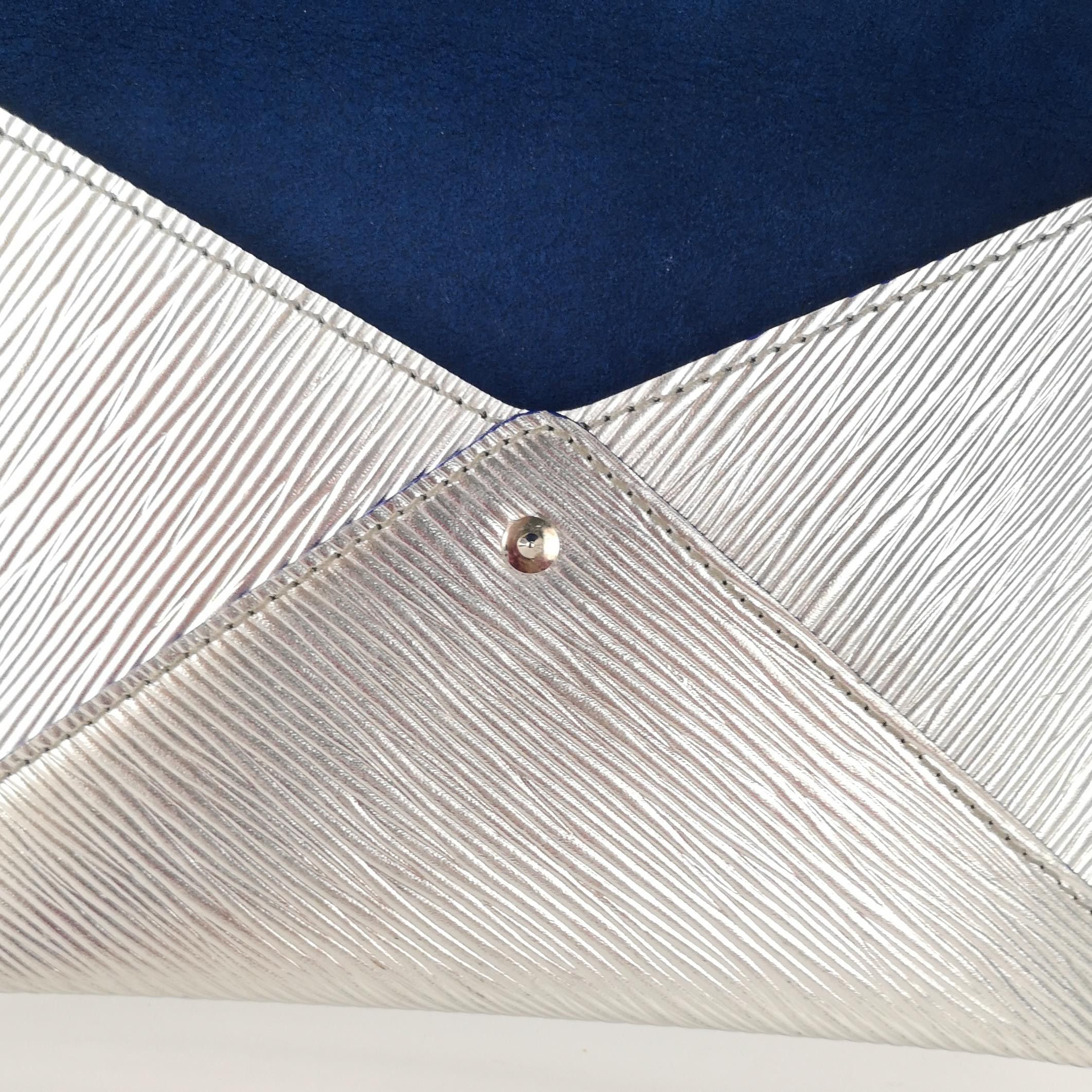 Louis Vuitton Louis Vuitton (LV) Cowhide Water Ripple Classic Envelope Cl Size ONE SIZE - 5 Thumbnail
