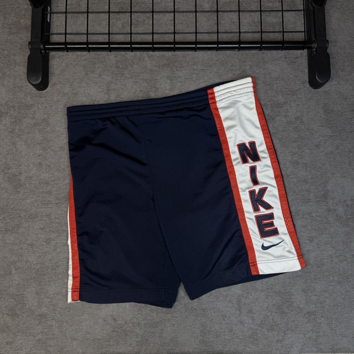 Nike Vintage Nike Shorts baggy Y2K streetwear 90s Size US 33 - 1 Thumbnail